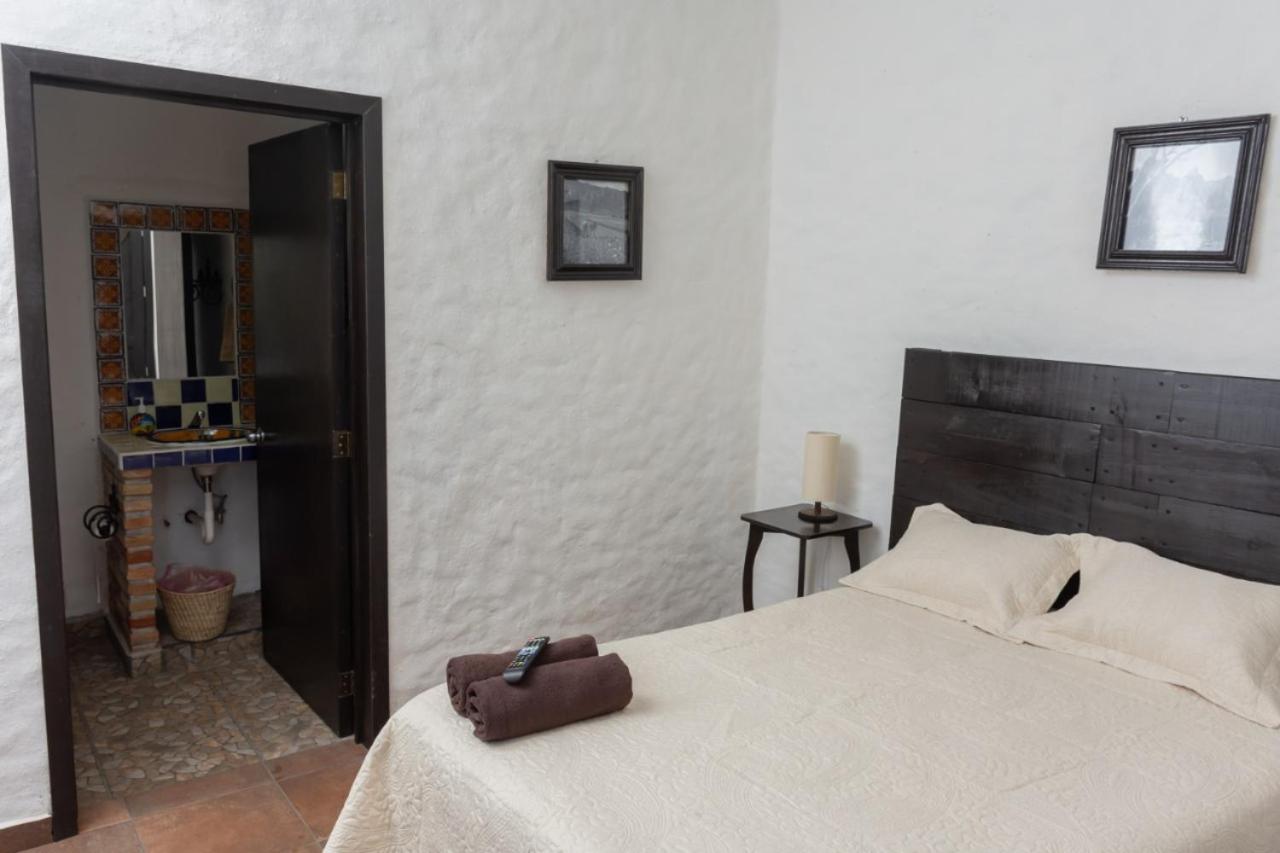 Double Room with Garden View - Photo 6