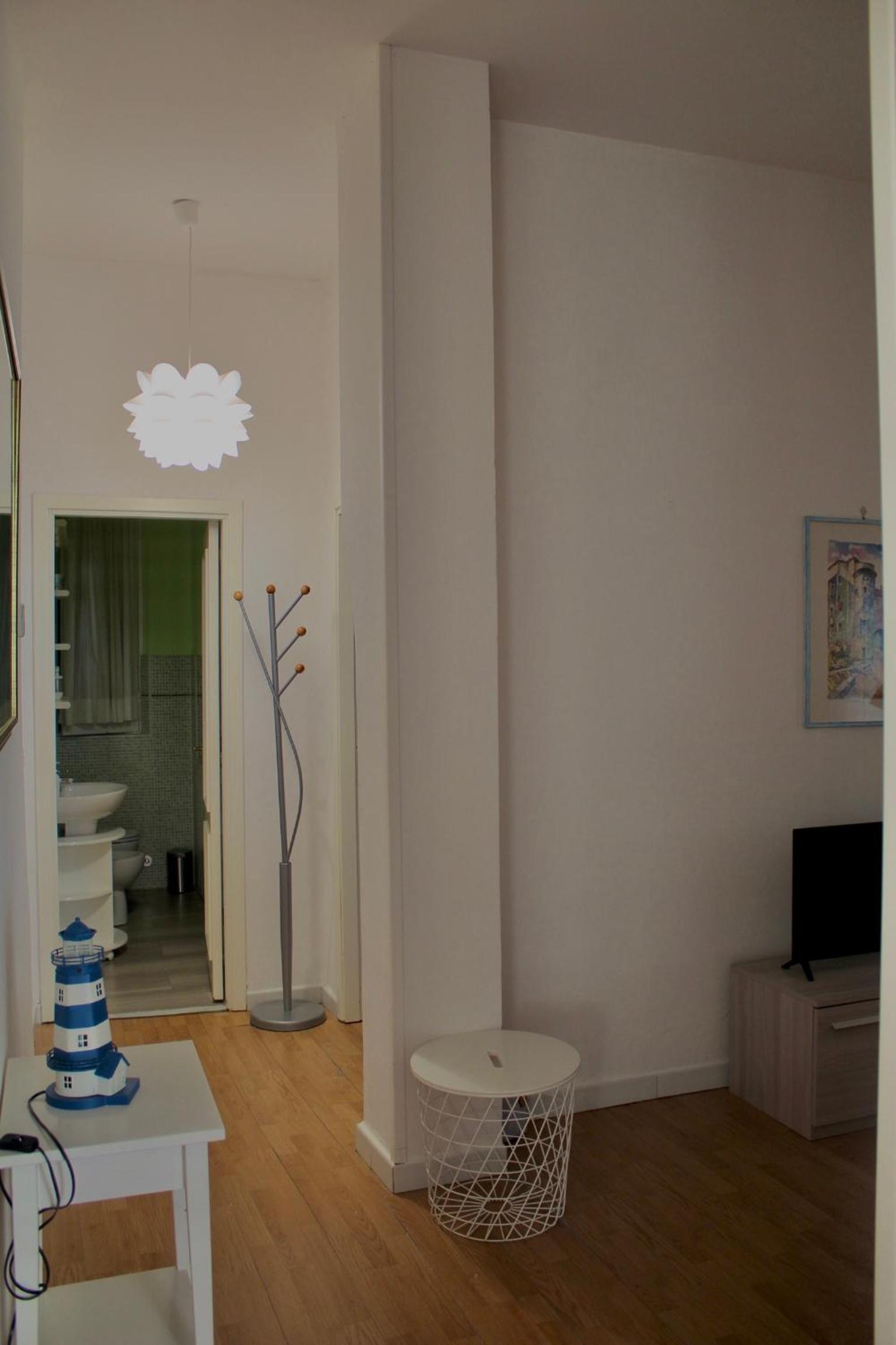 Two-Bedroom Apartment - Photo 9