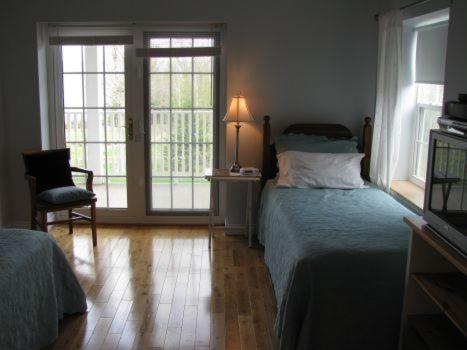 Twin Room - Disability Access photo 1