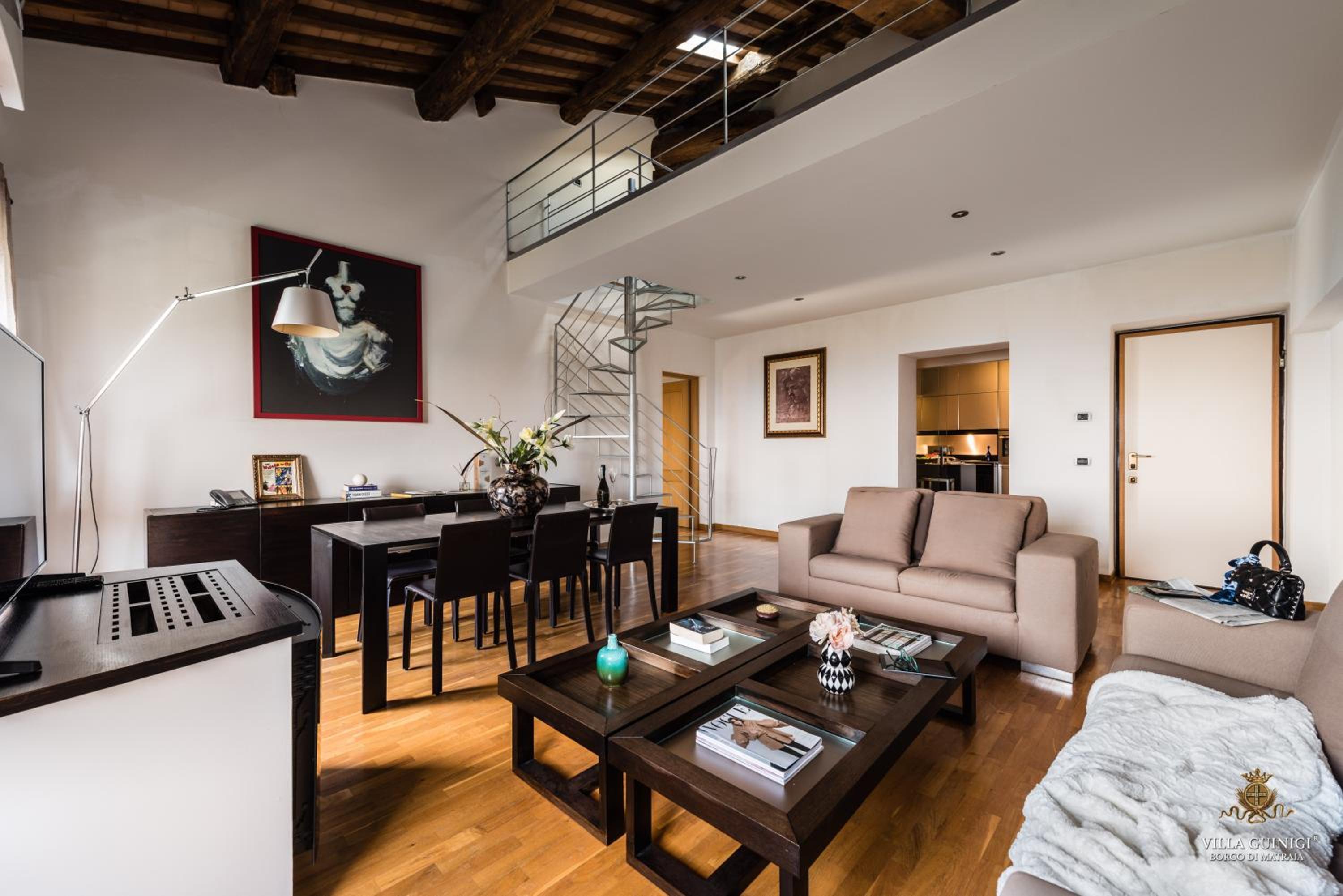 Executive Three-Bedroom Apartment with view photo 1