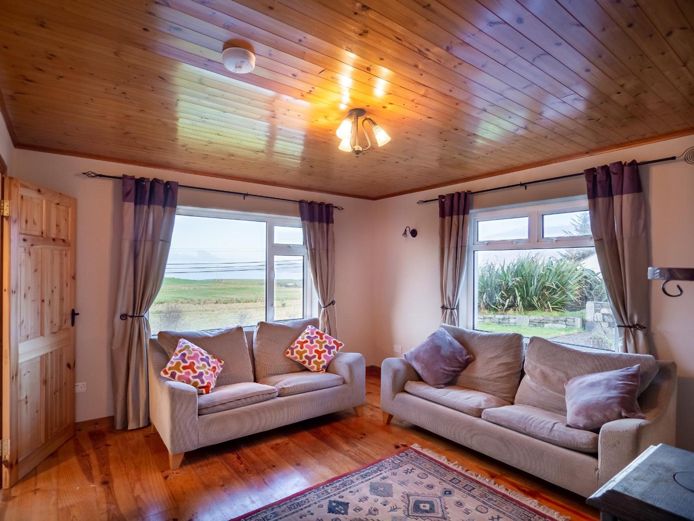 Three-Bedroom House photo 3