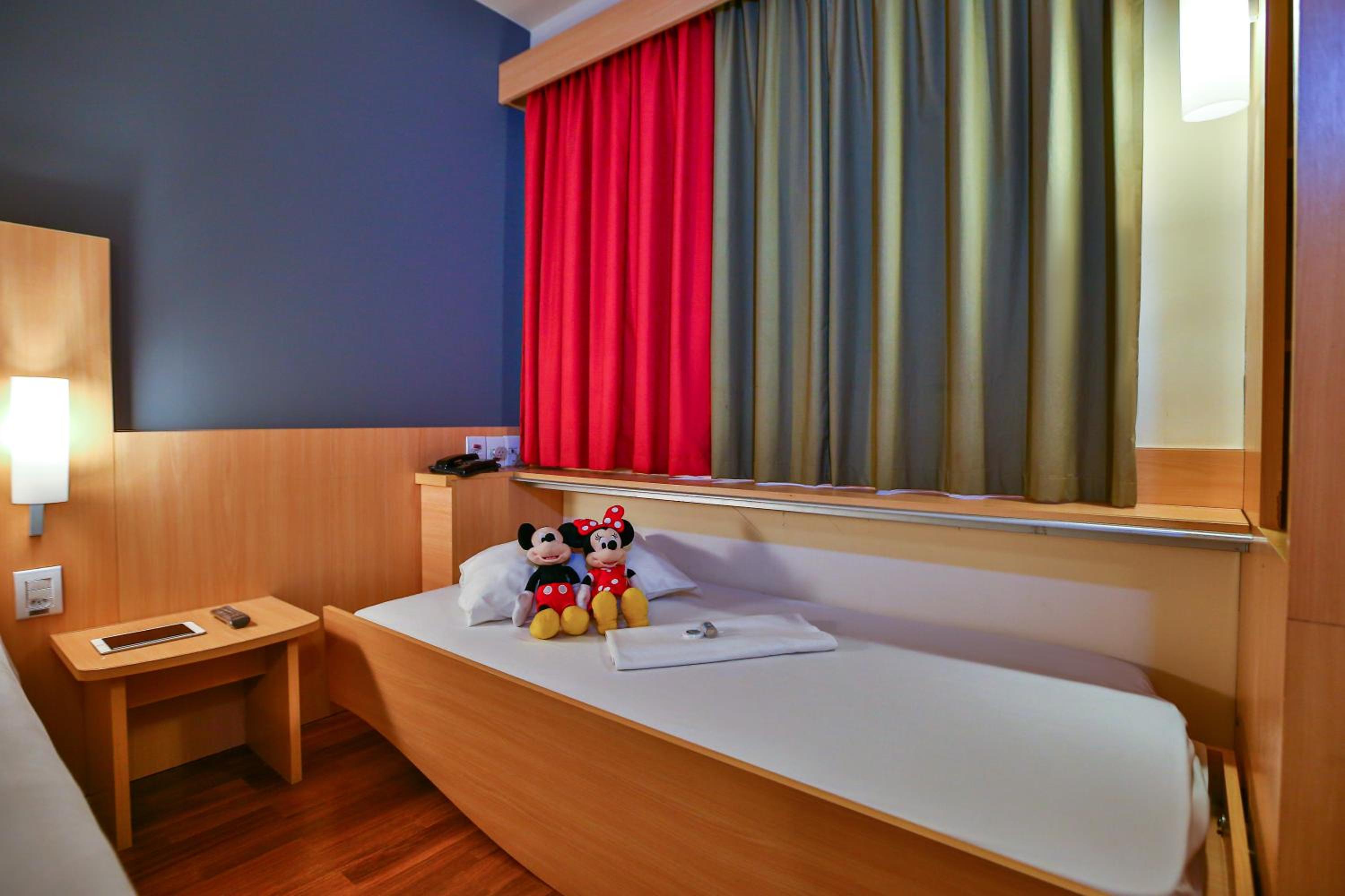 Standard Double Room with Child Bed photo 2