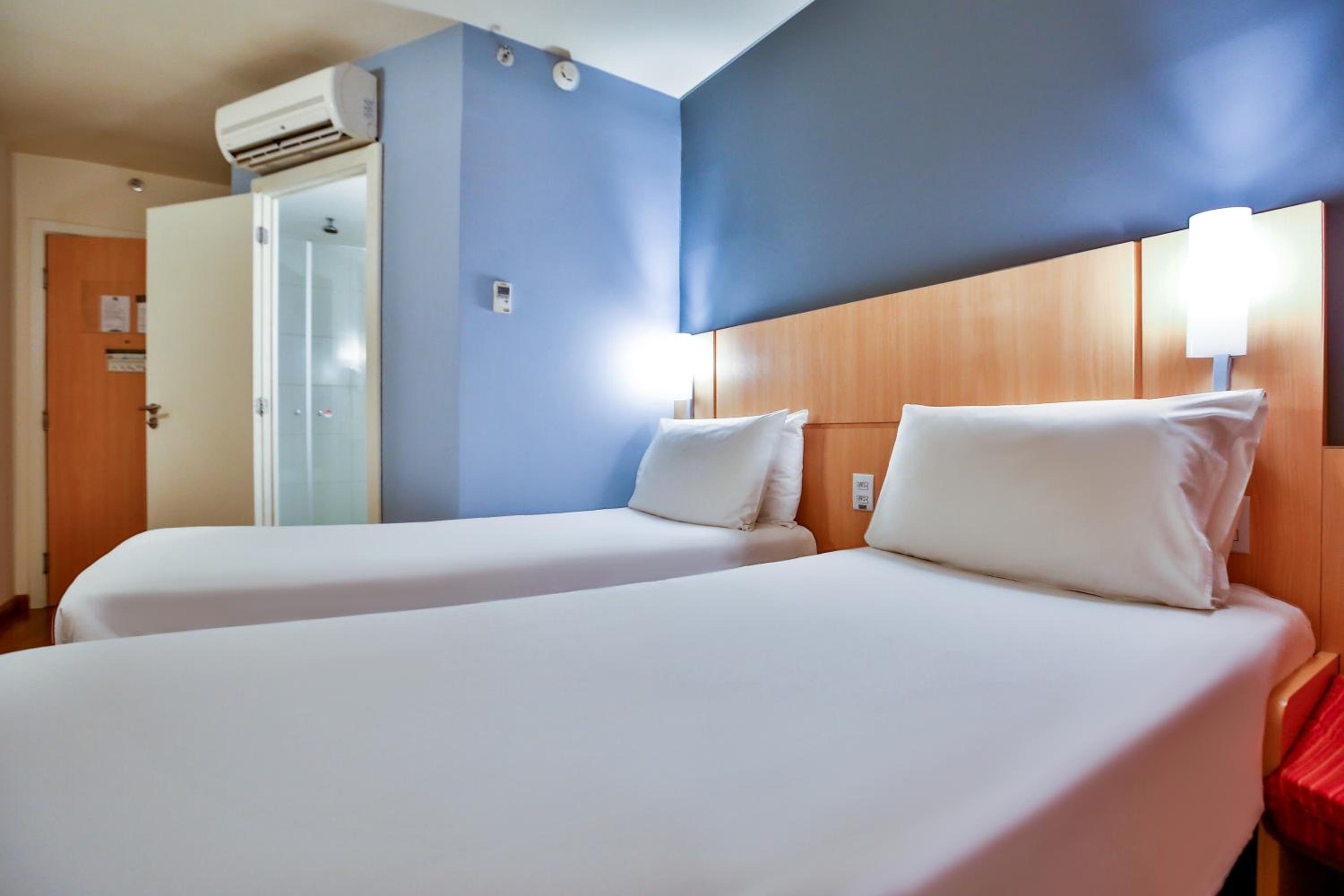 Standard Twin Room photo 3