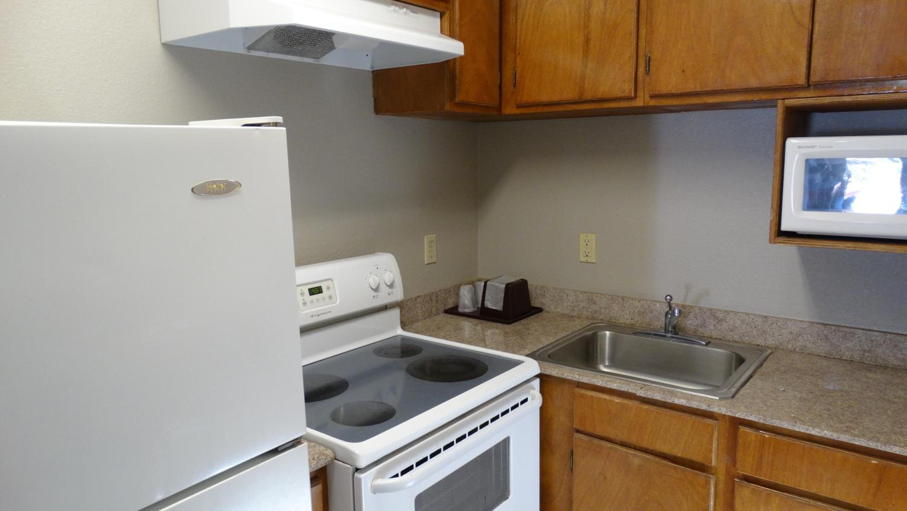 2 King Beds Smoking with Kitchenette photo 2