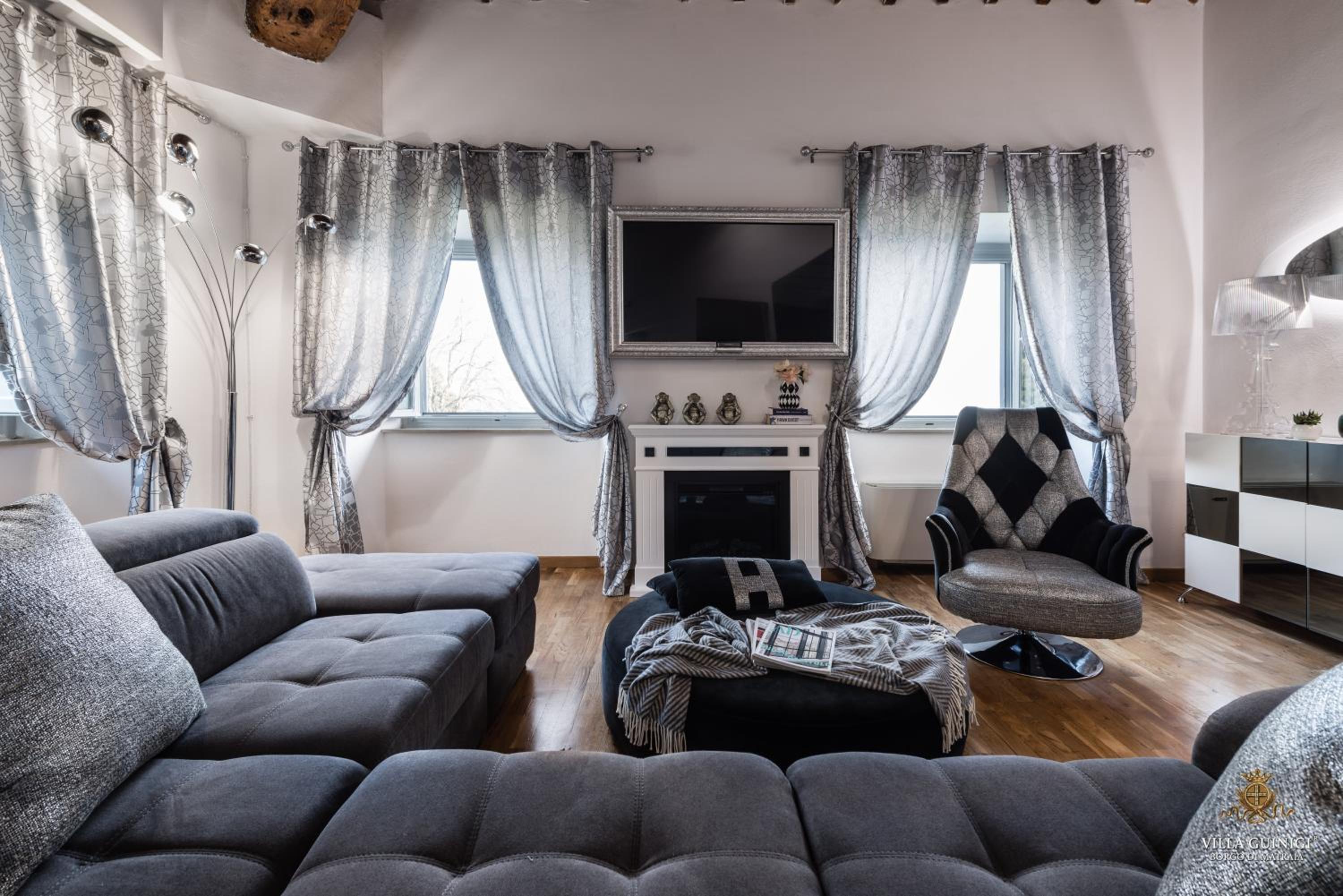 Luxury Three-Bedroom Apartment with view photo 1