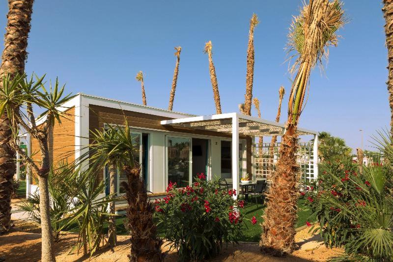Bungalow Deluxe con Vista al Jardín.