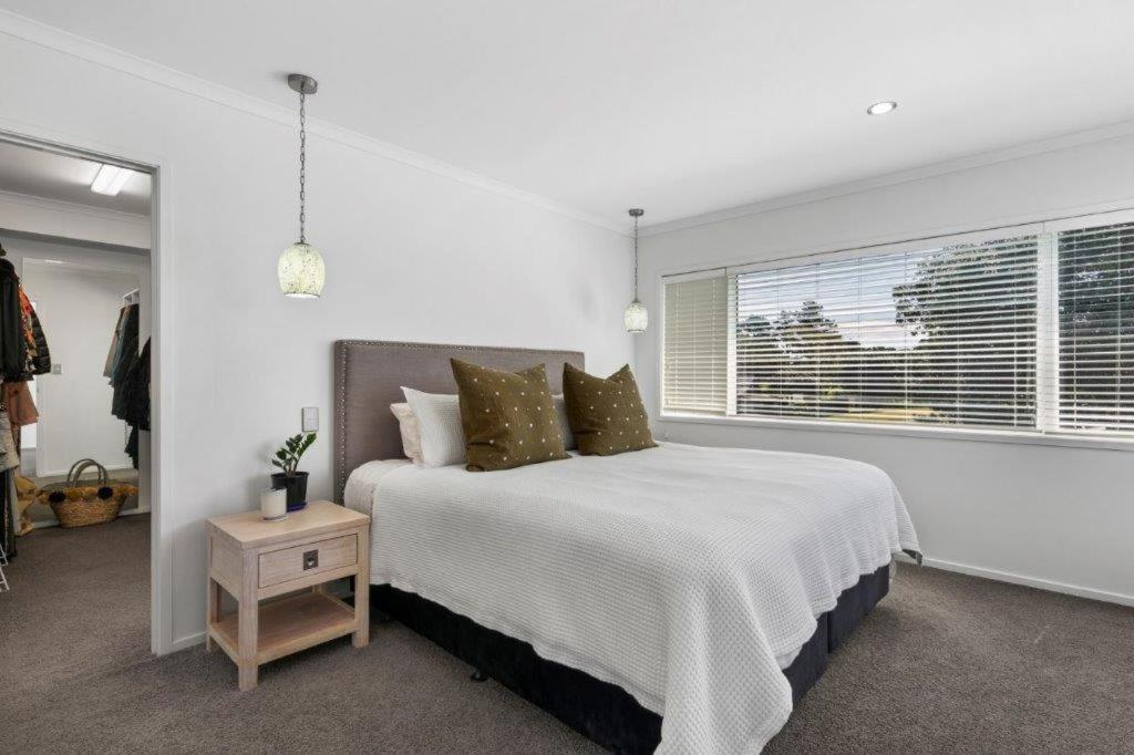 Three-Bedroom House photo 3