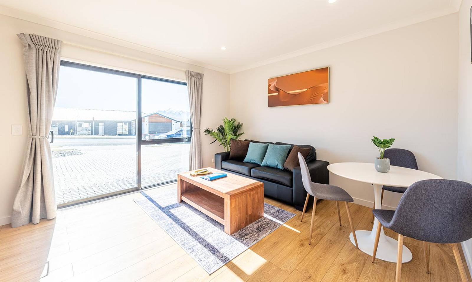 One-Bedroom Apartment - Ground Floor - Photo 1