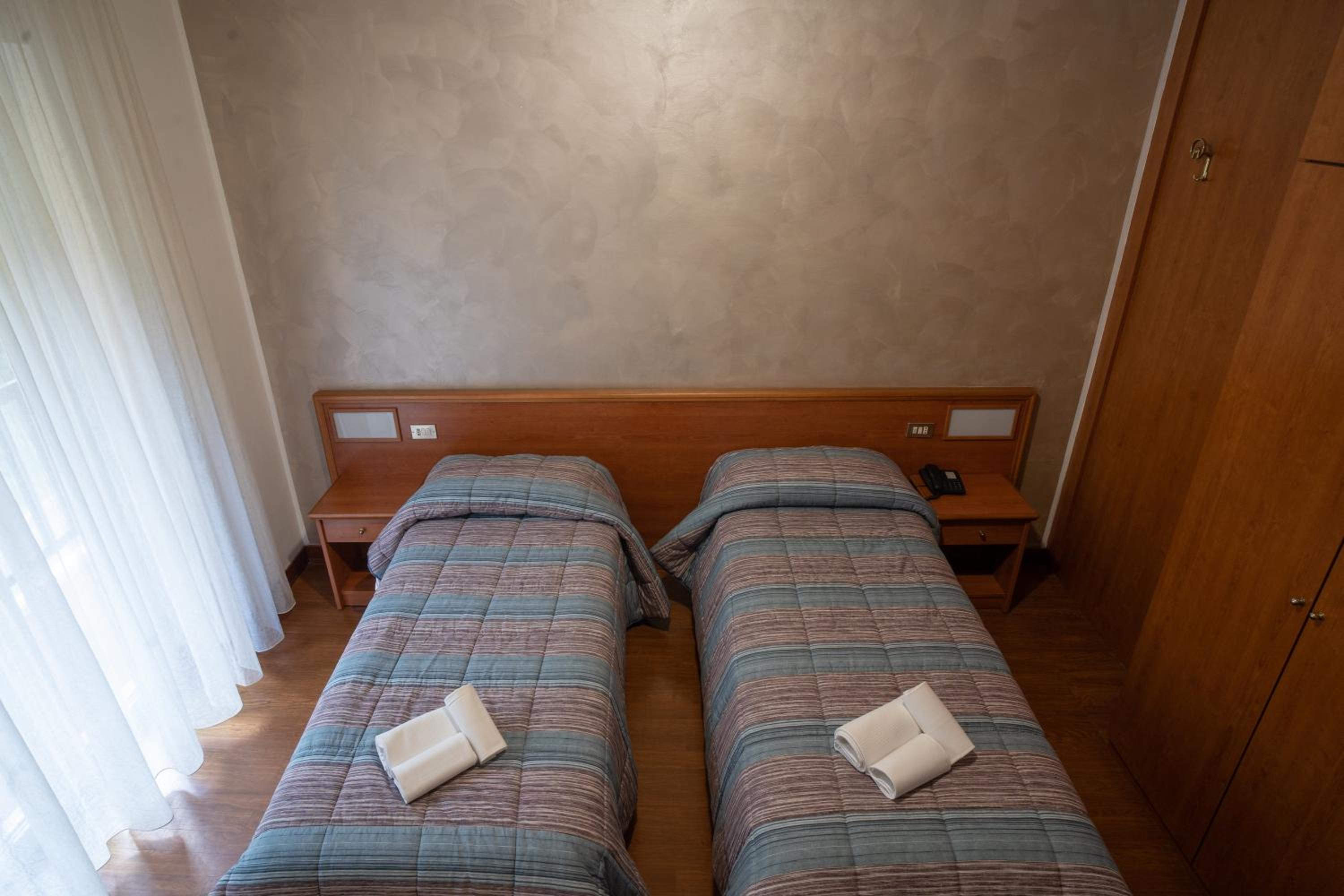 Single Room with Balcony photo 2
