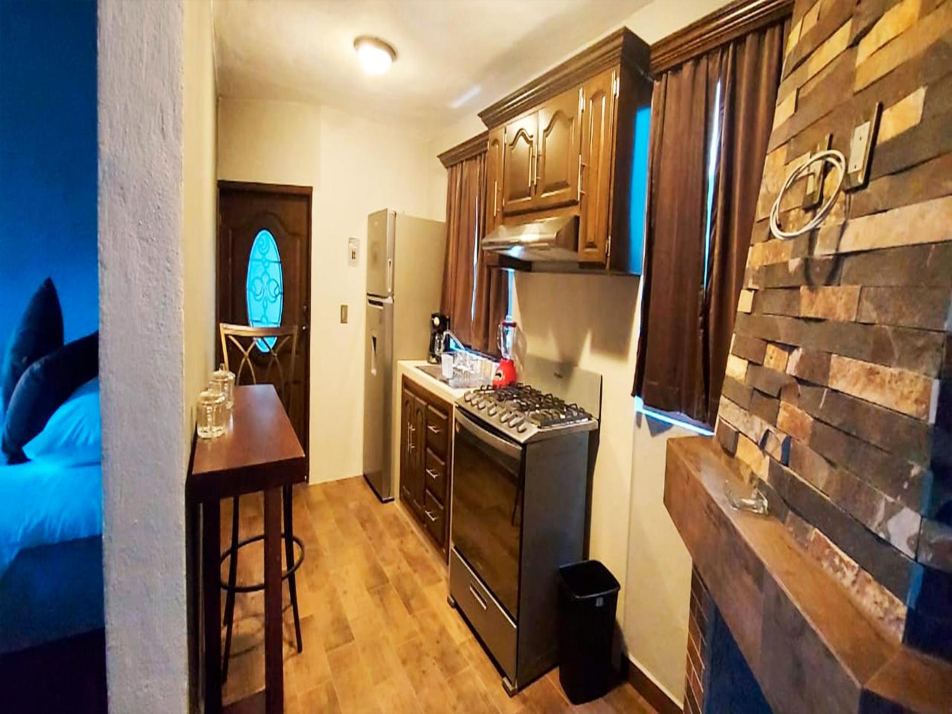 Superior King Suite - Photo 4