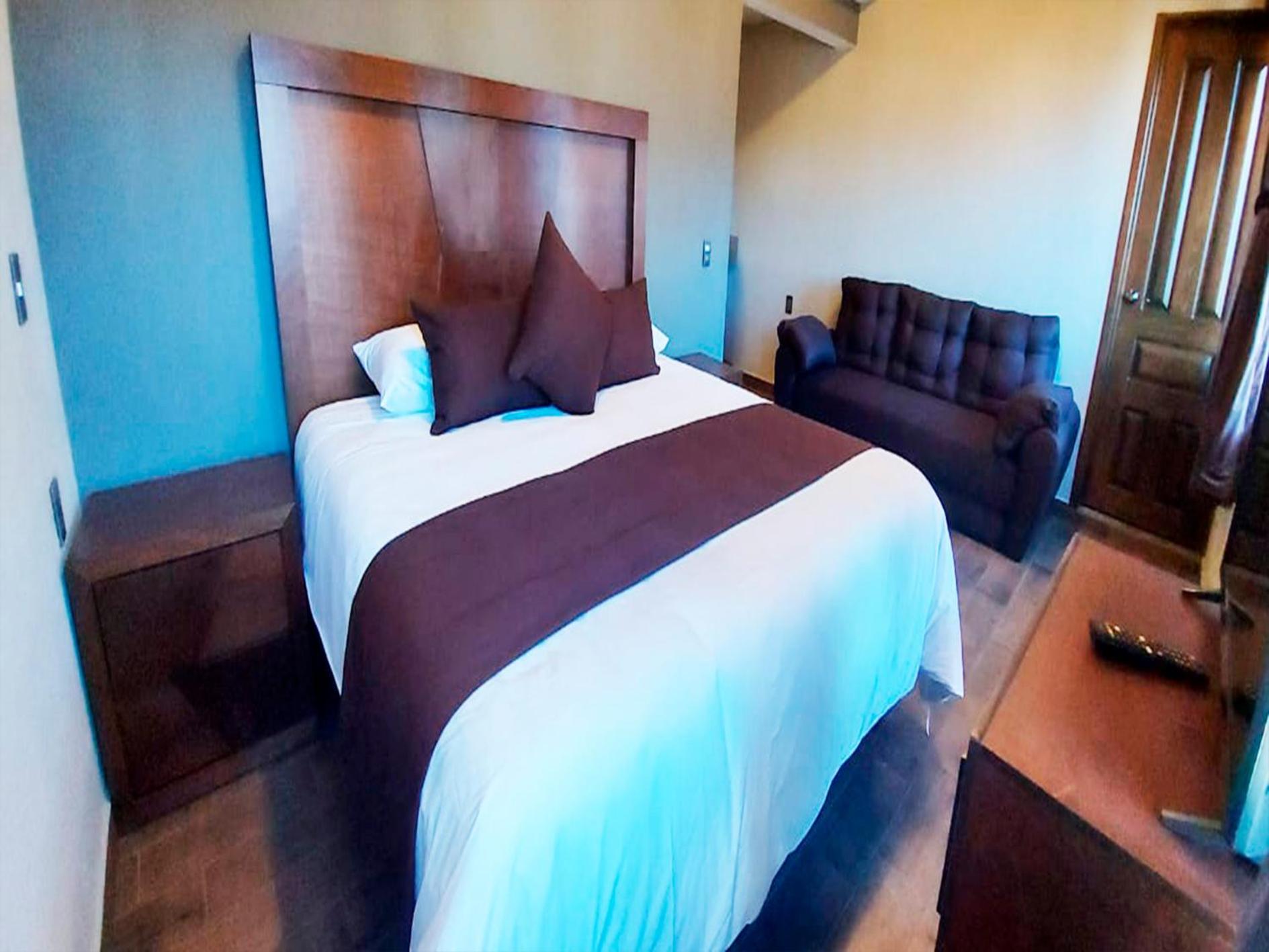Superior King Suite - Photo 1