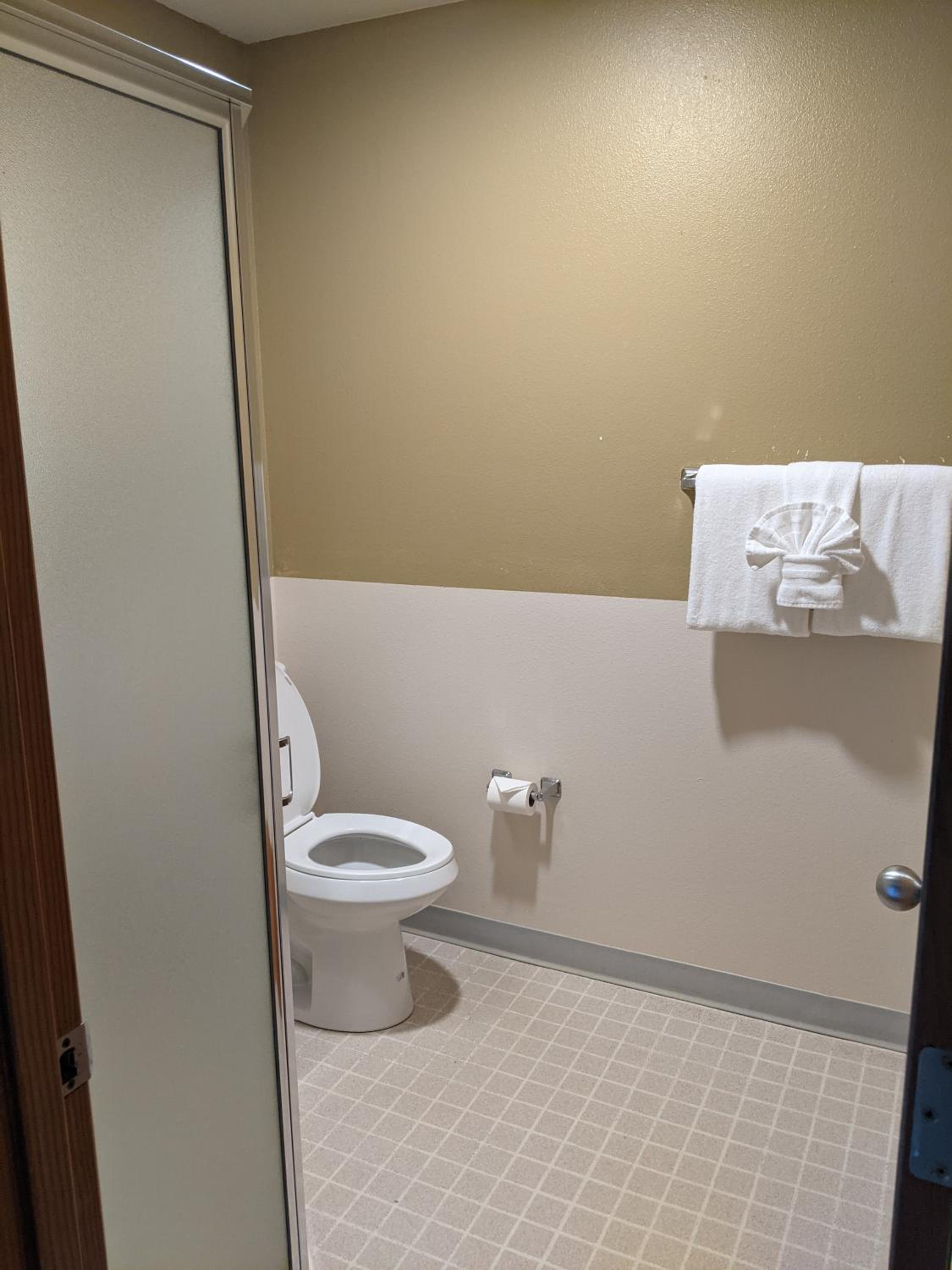 Deluxe King Room - Dog Friendly photo 2