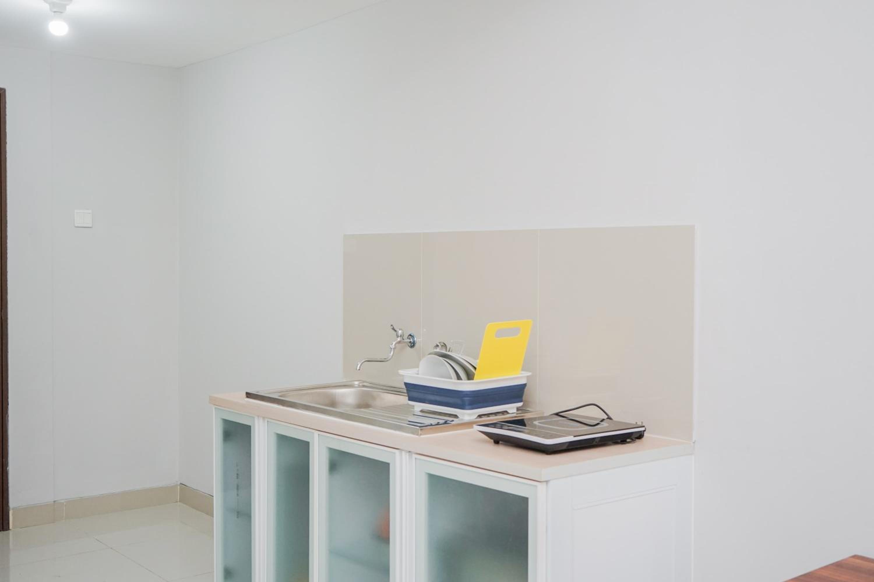 Studio Apartment - Photo 15