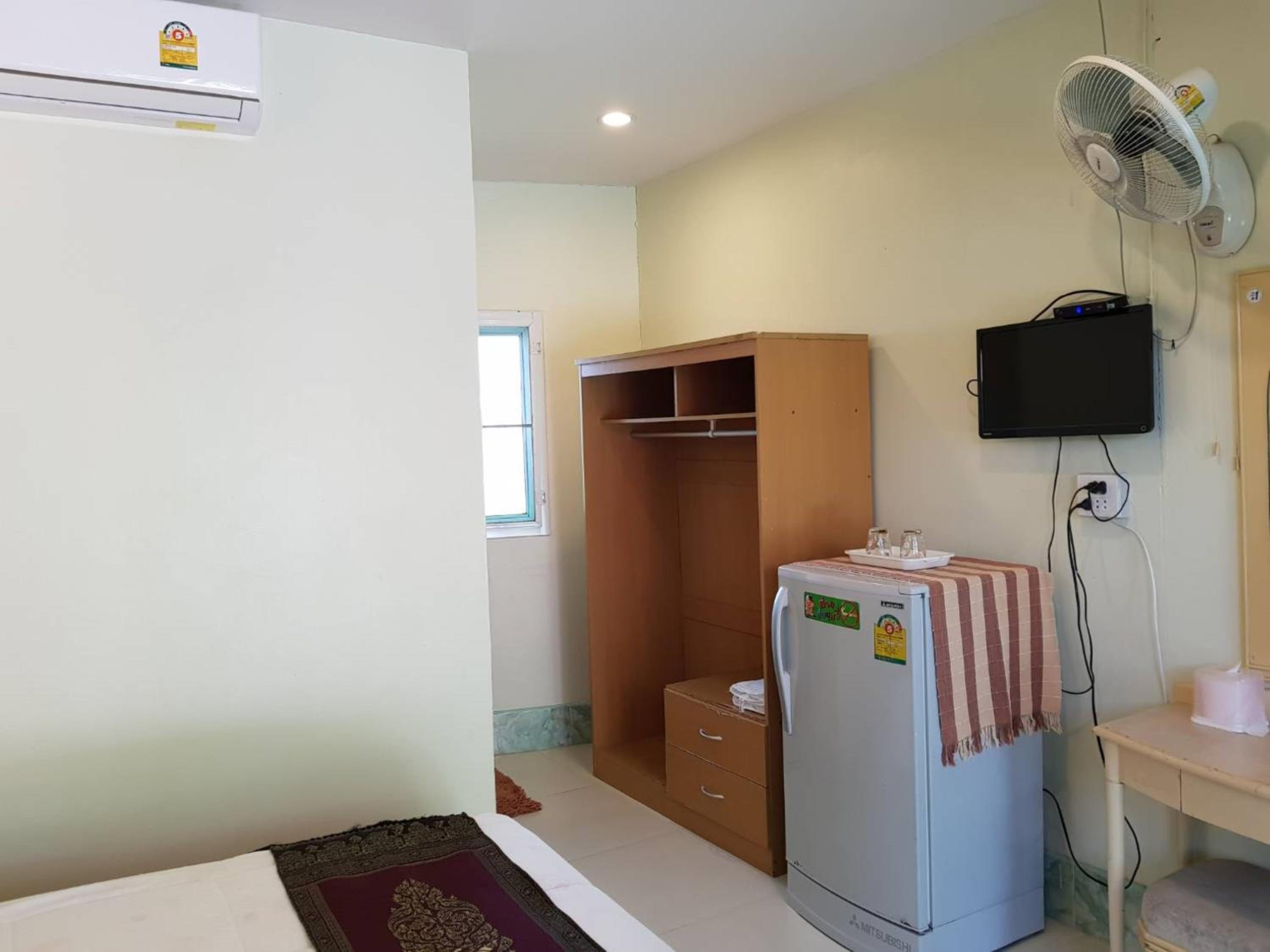Standard Double Room - Photo 16