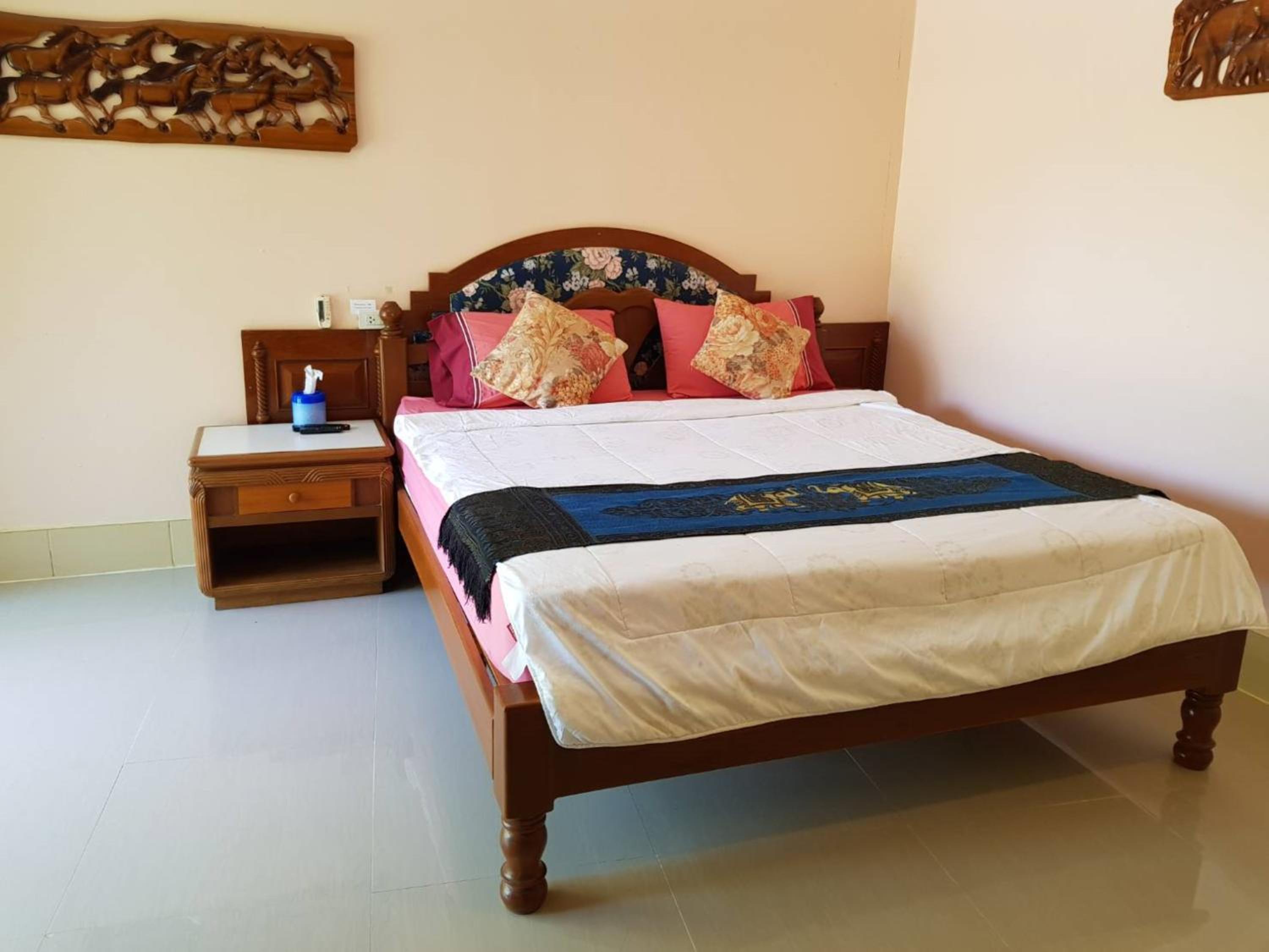Standard Double Room - Photo 10