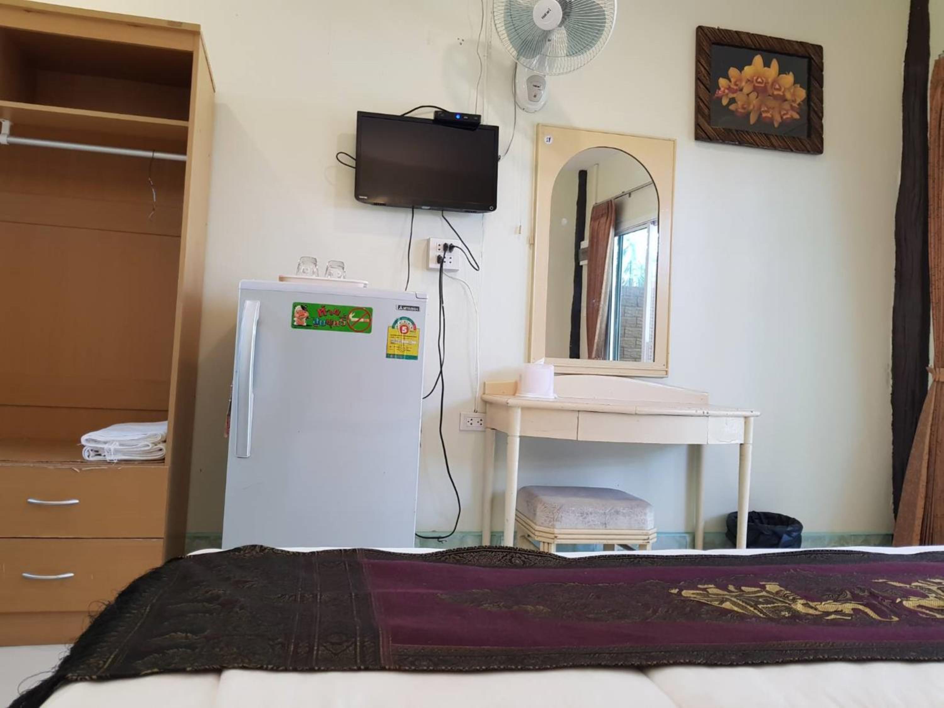 Standard Double Room - Photo 17