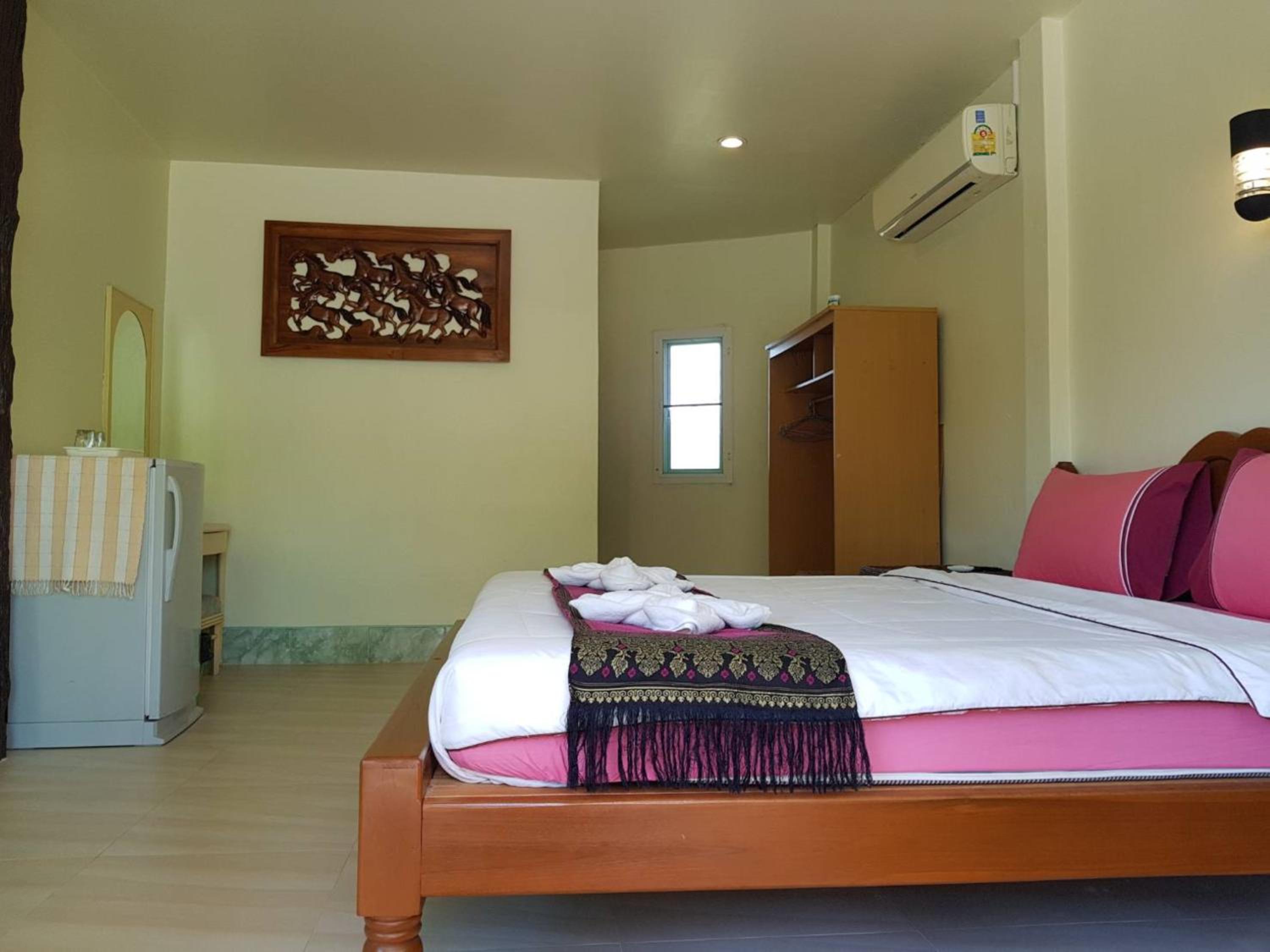 Standard Double Room - Photo 18