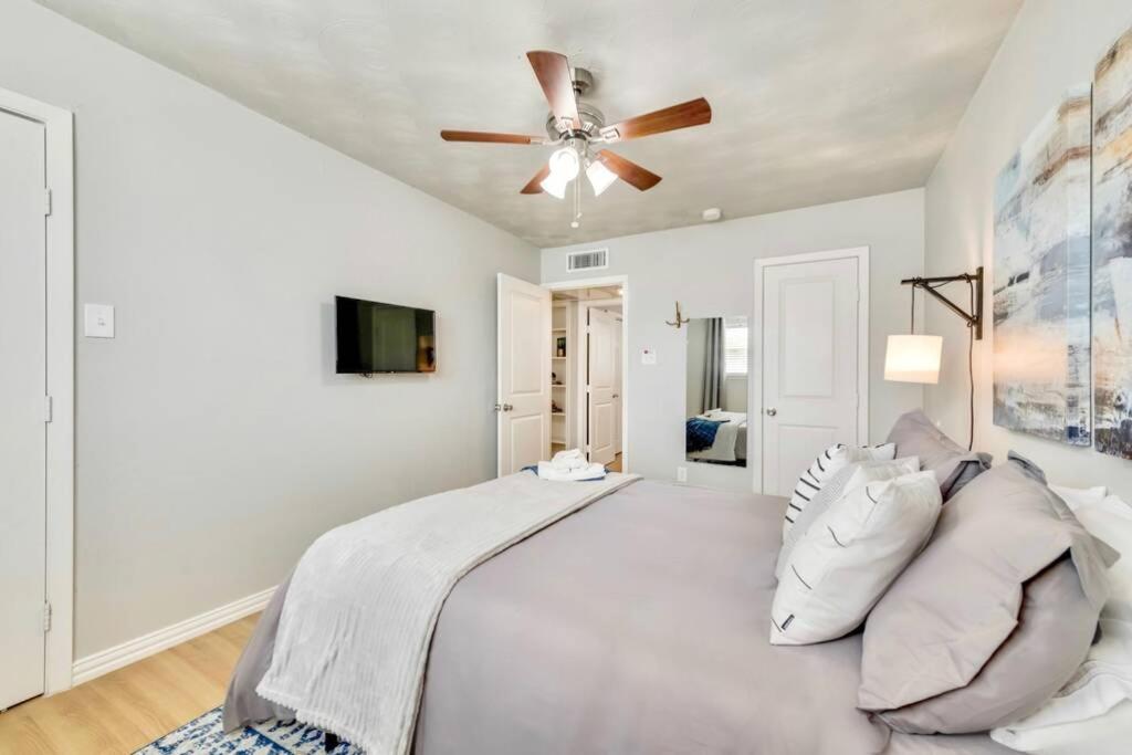 Two-Bedroom Apartment - Photo 10