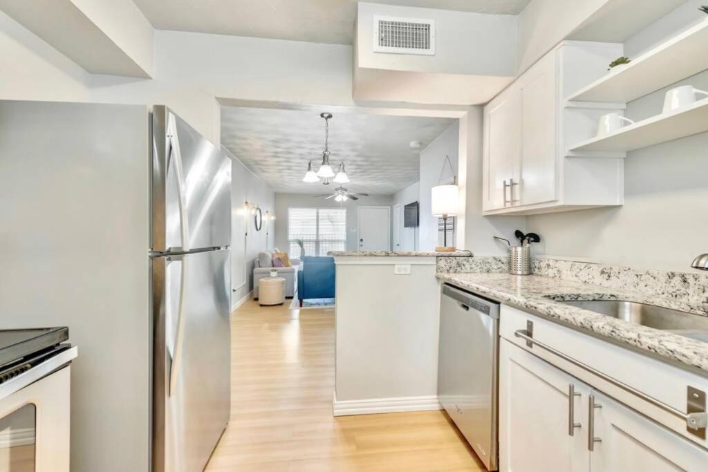 Two-Bedroom Apartment - Photo 12