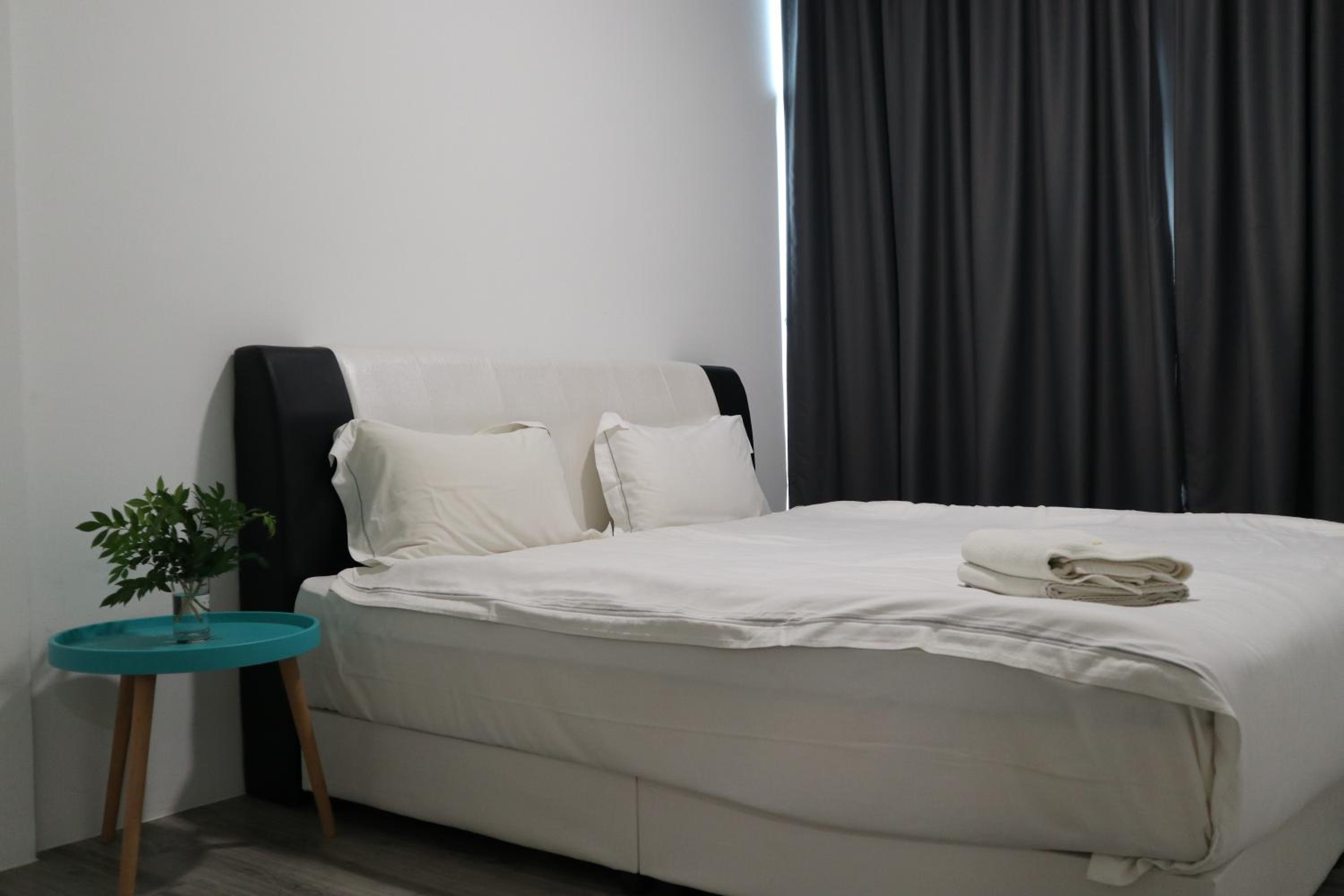 Three-Bedroom Apartment - Photo 13