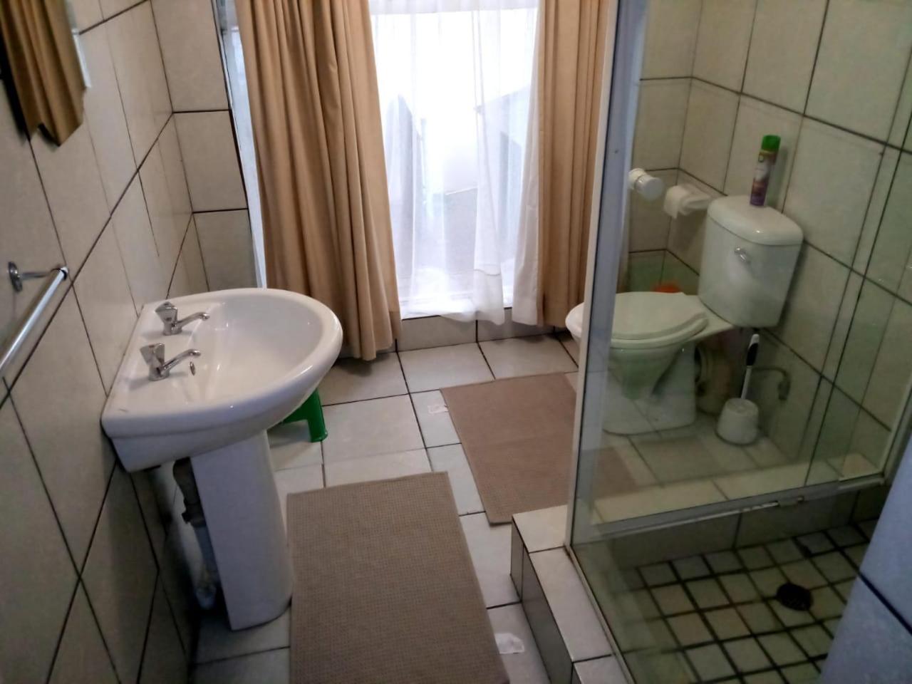 Standard Twin Room photo 2