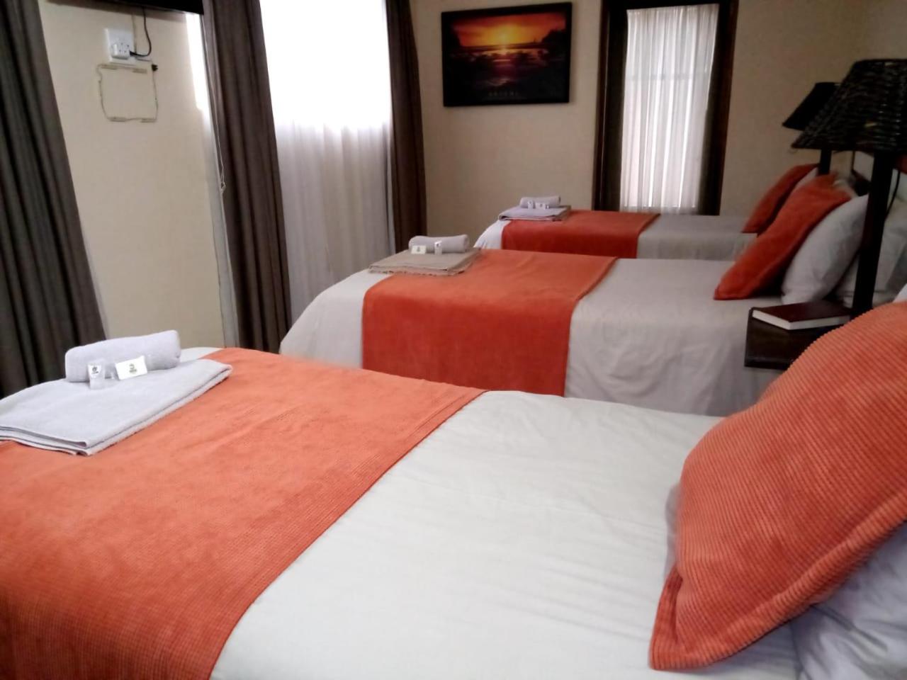 Standard Triple Room photo 2
