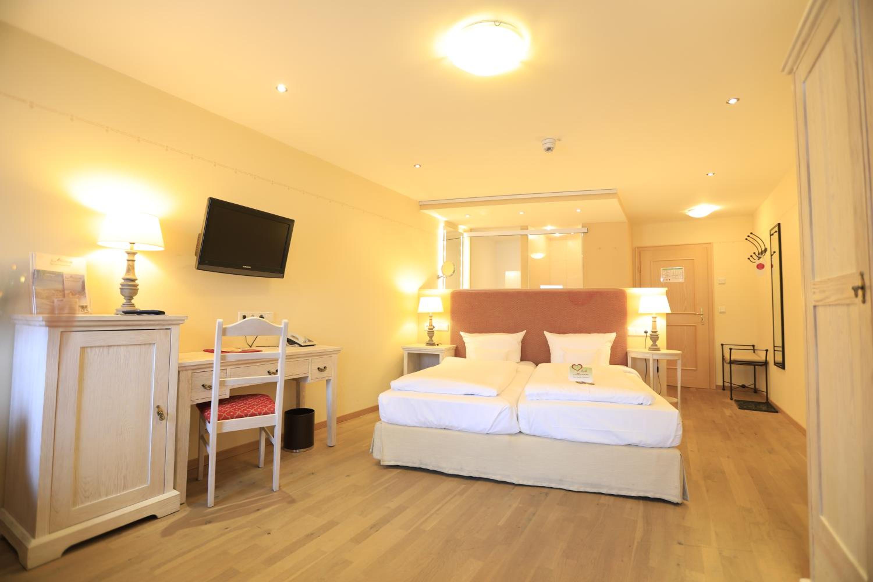 Classic Double Room - Photo 3