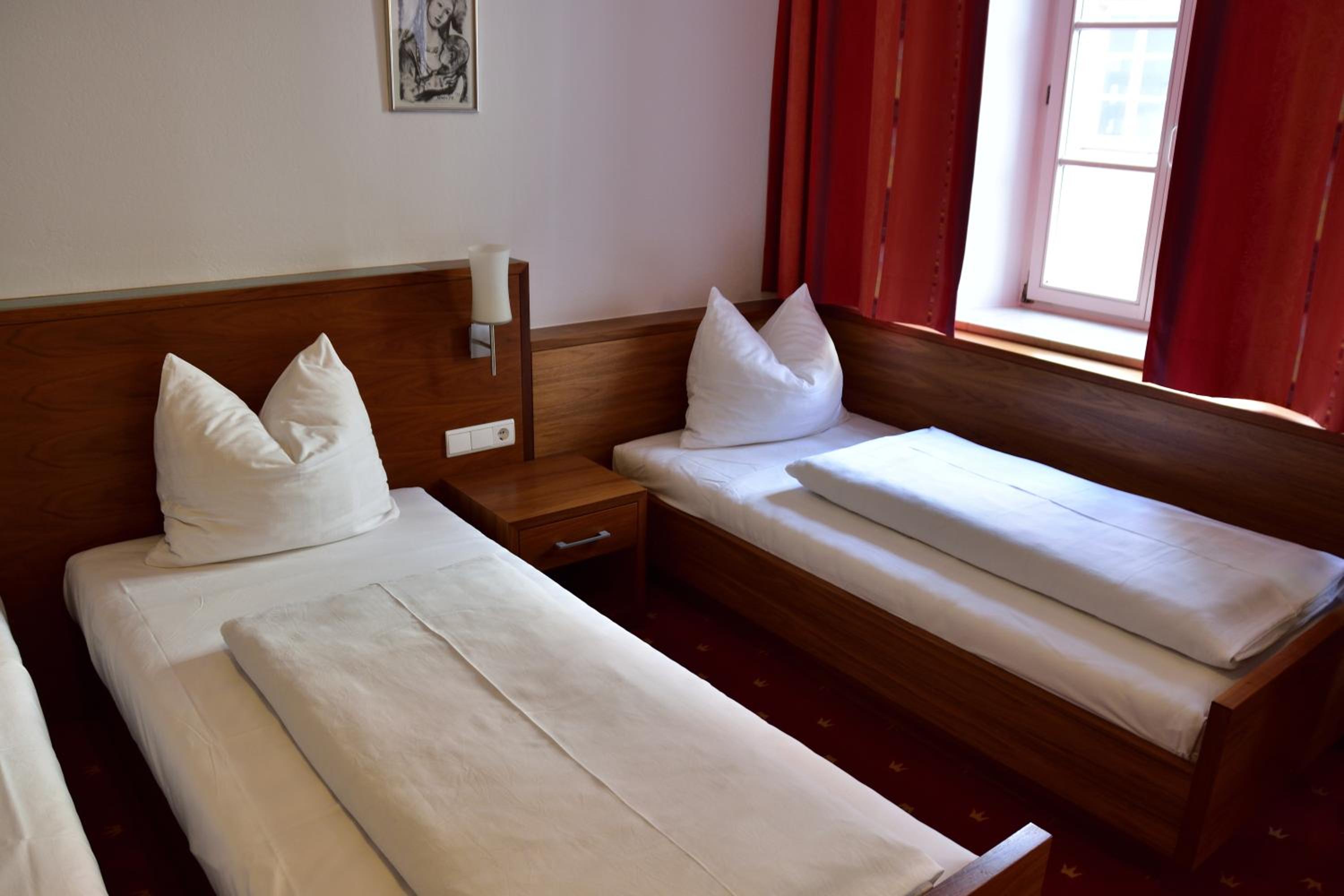 Triple Room (2 Adults + 1 Child) - Photo 15