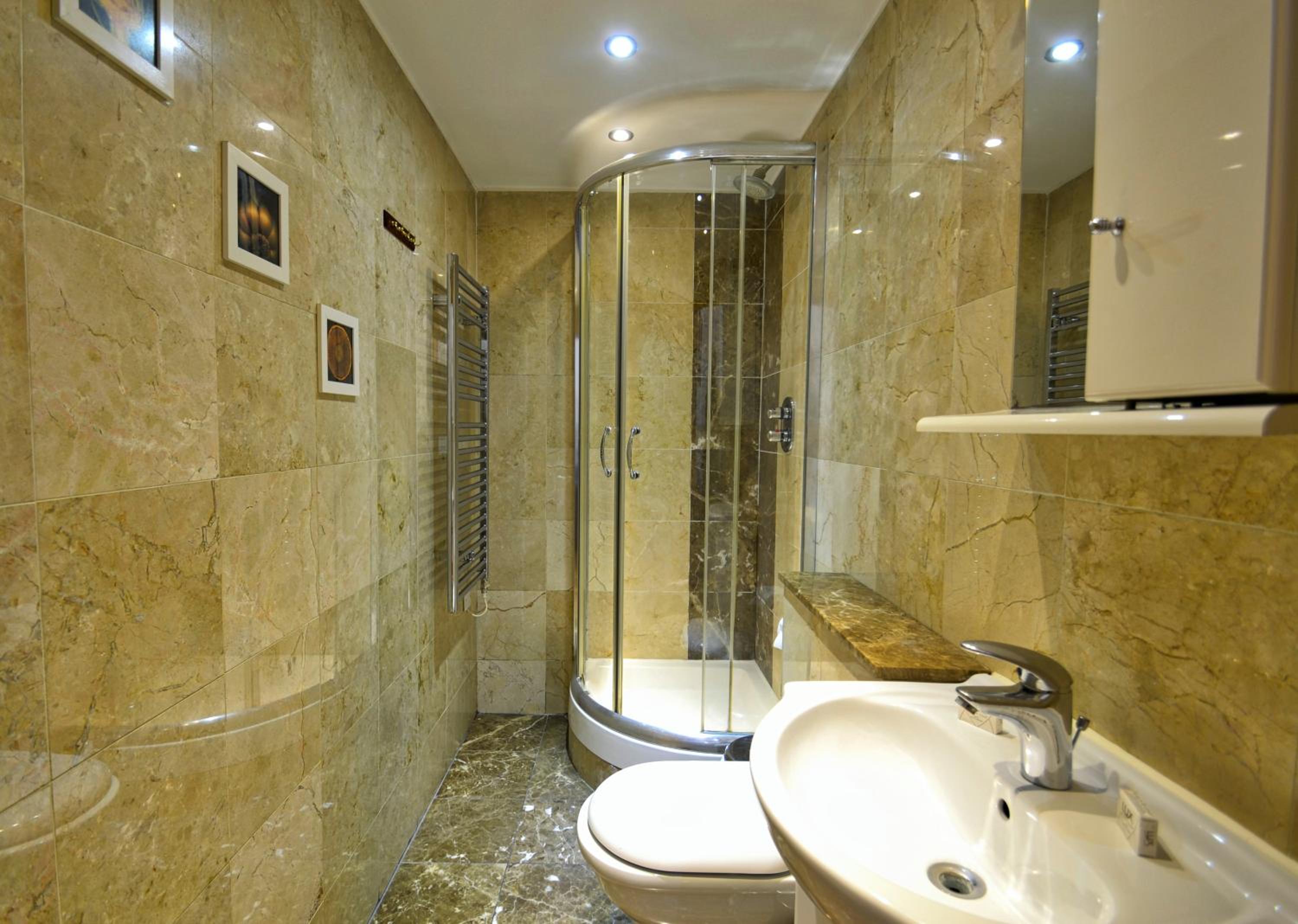 Two-Bedroom Apartment (5 Adults) photo 2