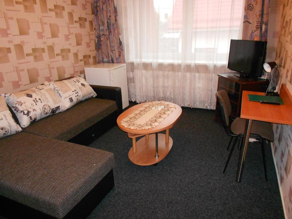 Large Double Room - Photo 2