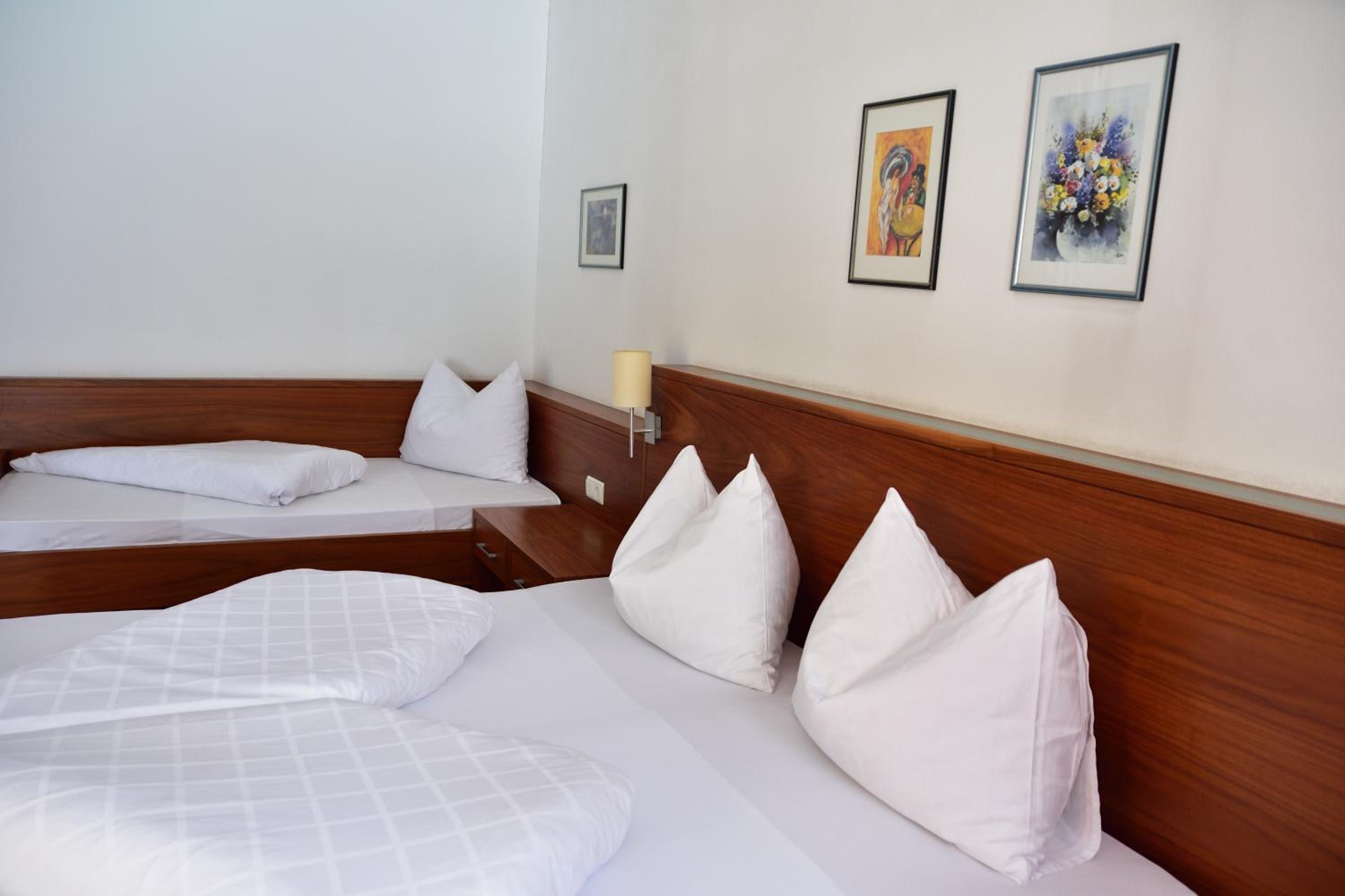 Triple Room (2 Adults + 1 Child) - Photo 12