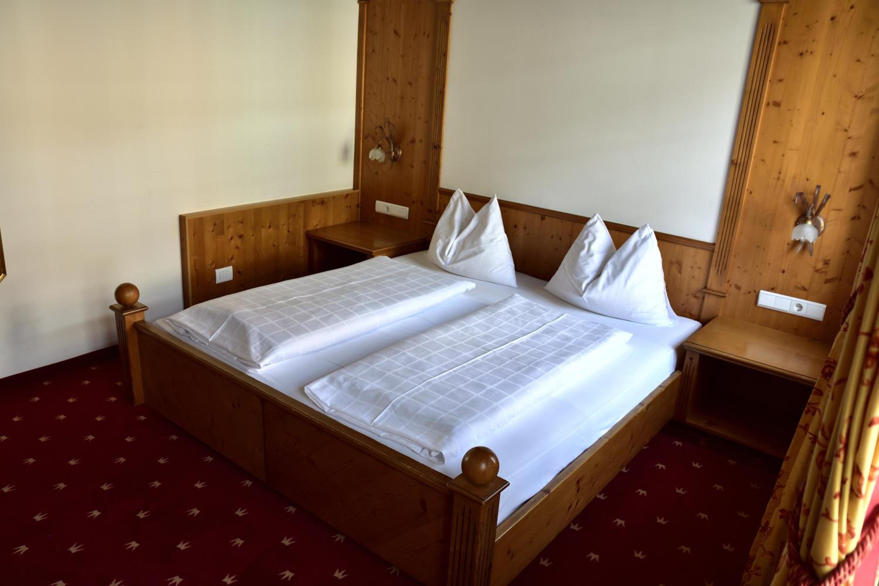 Standard Double Room - Photo 3