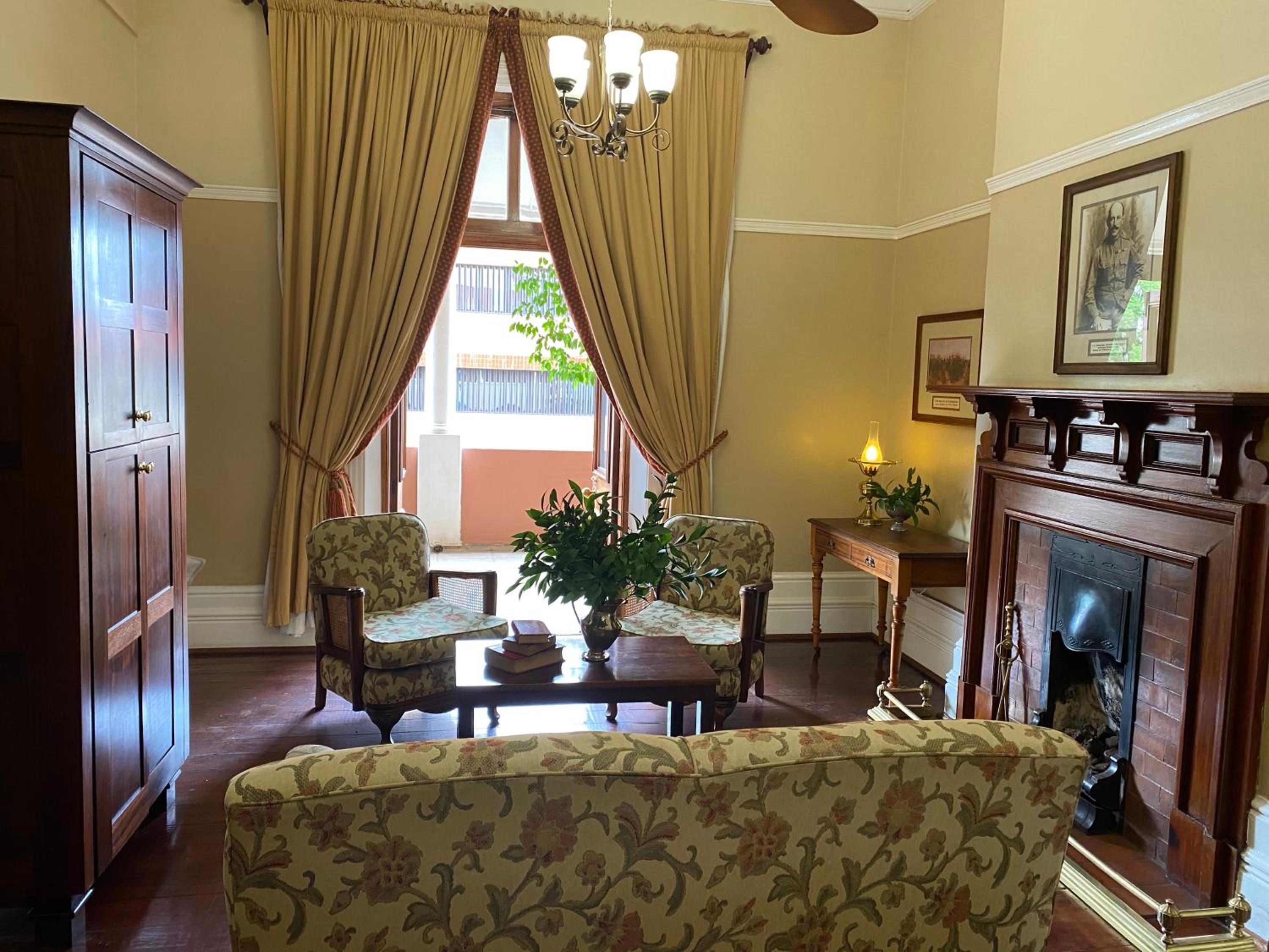 Deluxe Double Room with Balcony photo 2