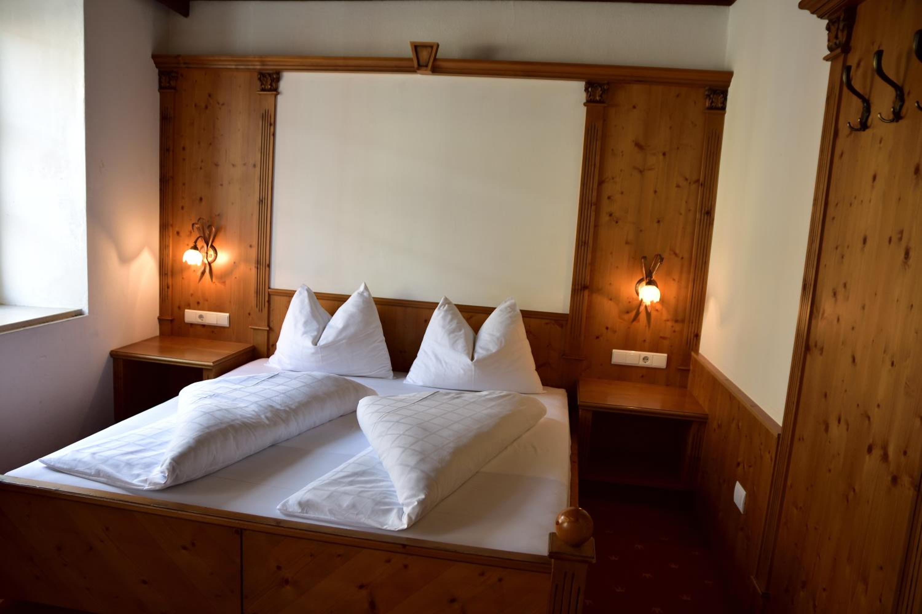 Standard Double Room - Photo 5