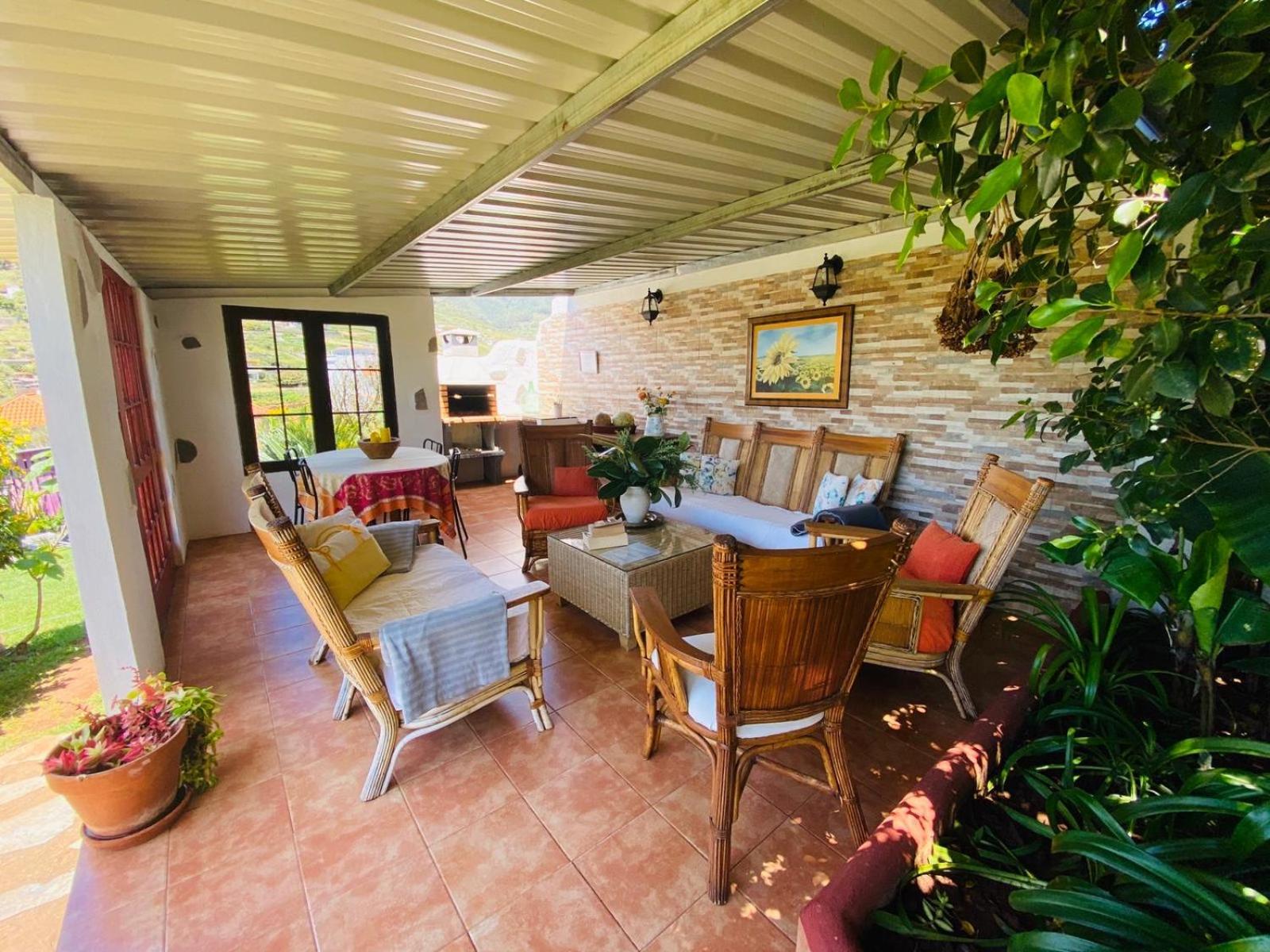 Apartment with Terrace - Photo 5