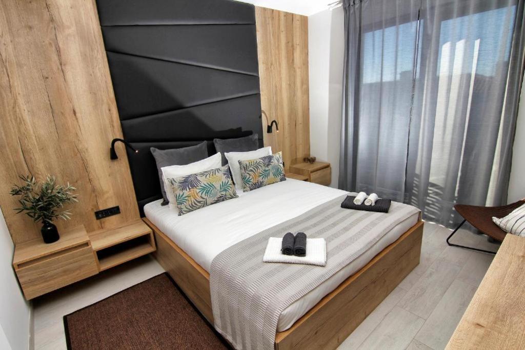 Double Room with Balcony - Photo 4