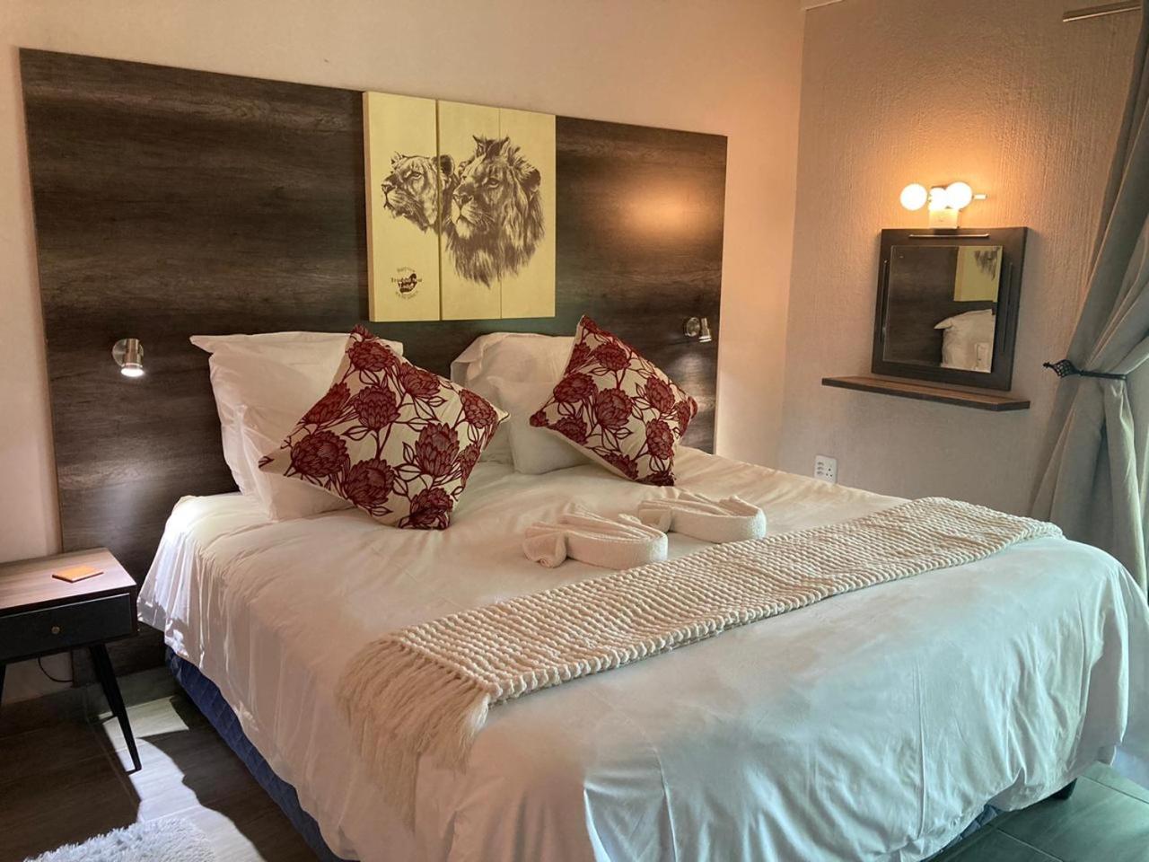 Honeymoon Chalet with Private Hot Tub