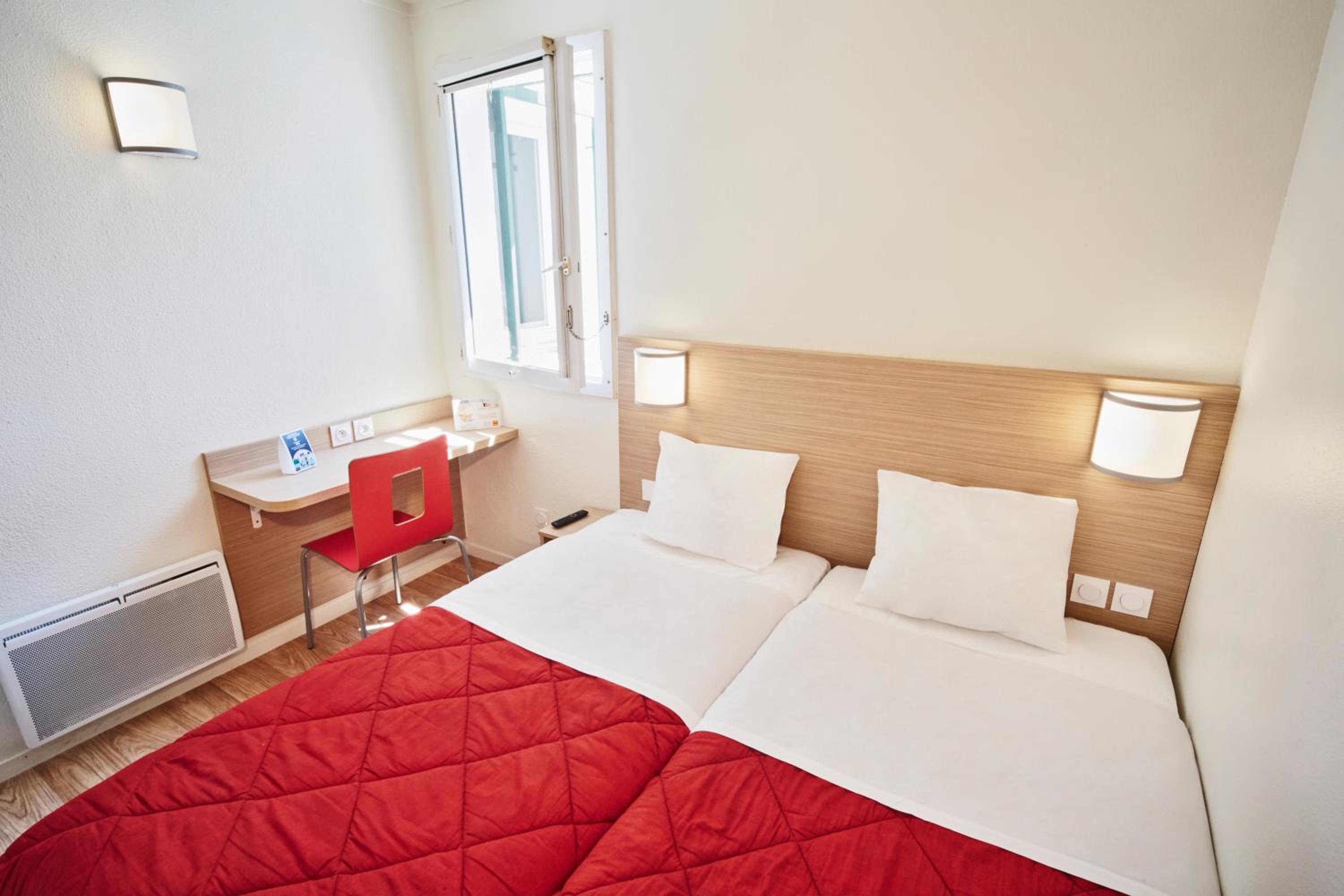 Double Room - Photo 8