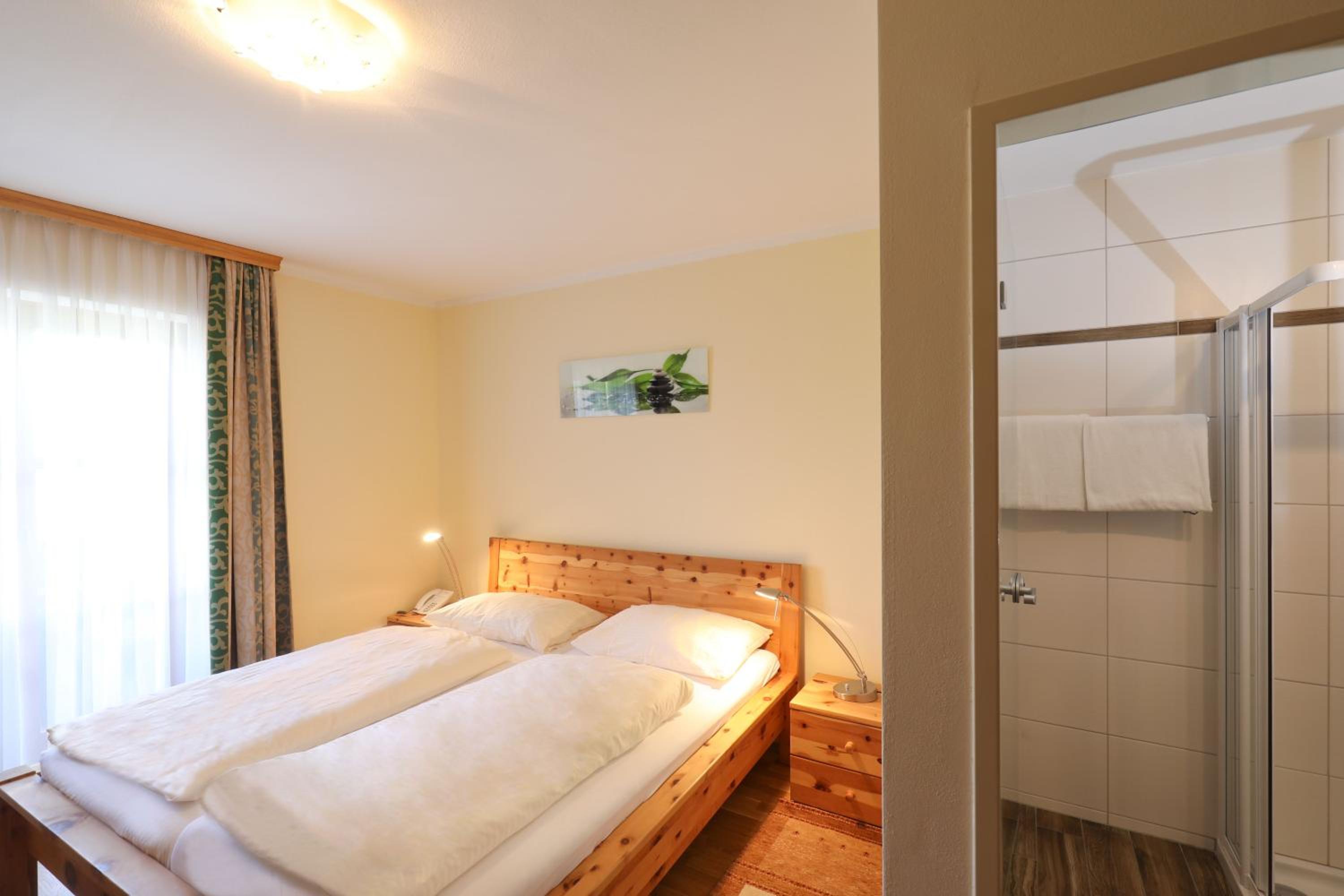 Double Room with Lake View photo 3