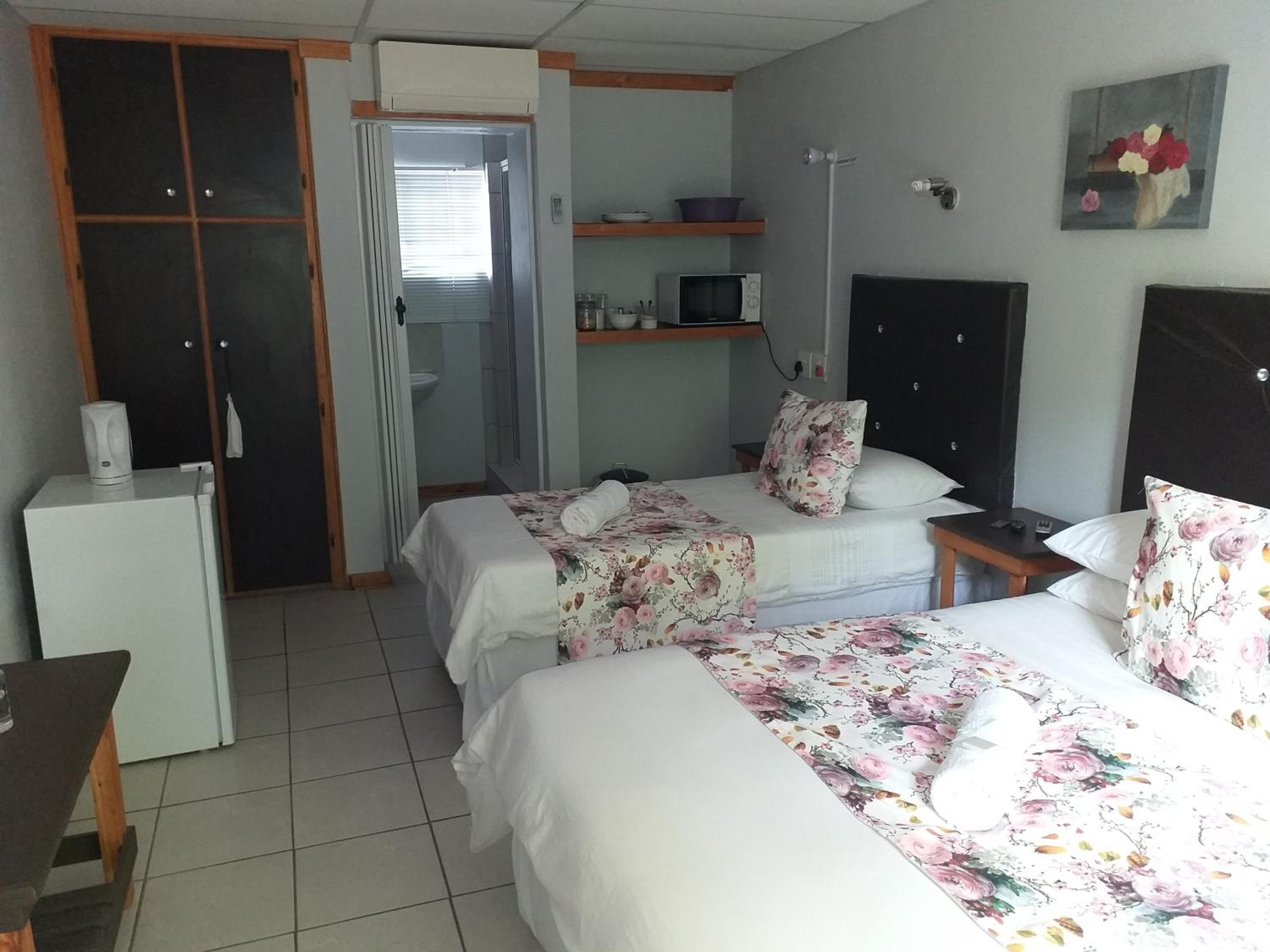 Deluxe Double or Twin Room photo 3