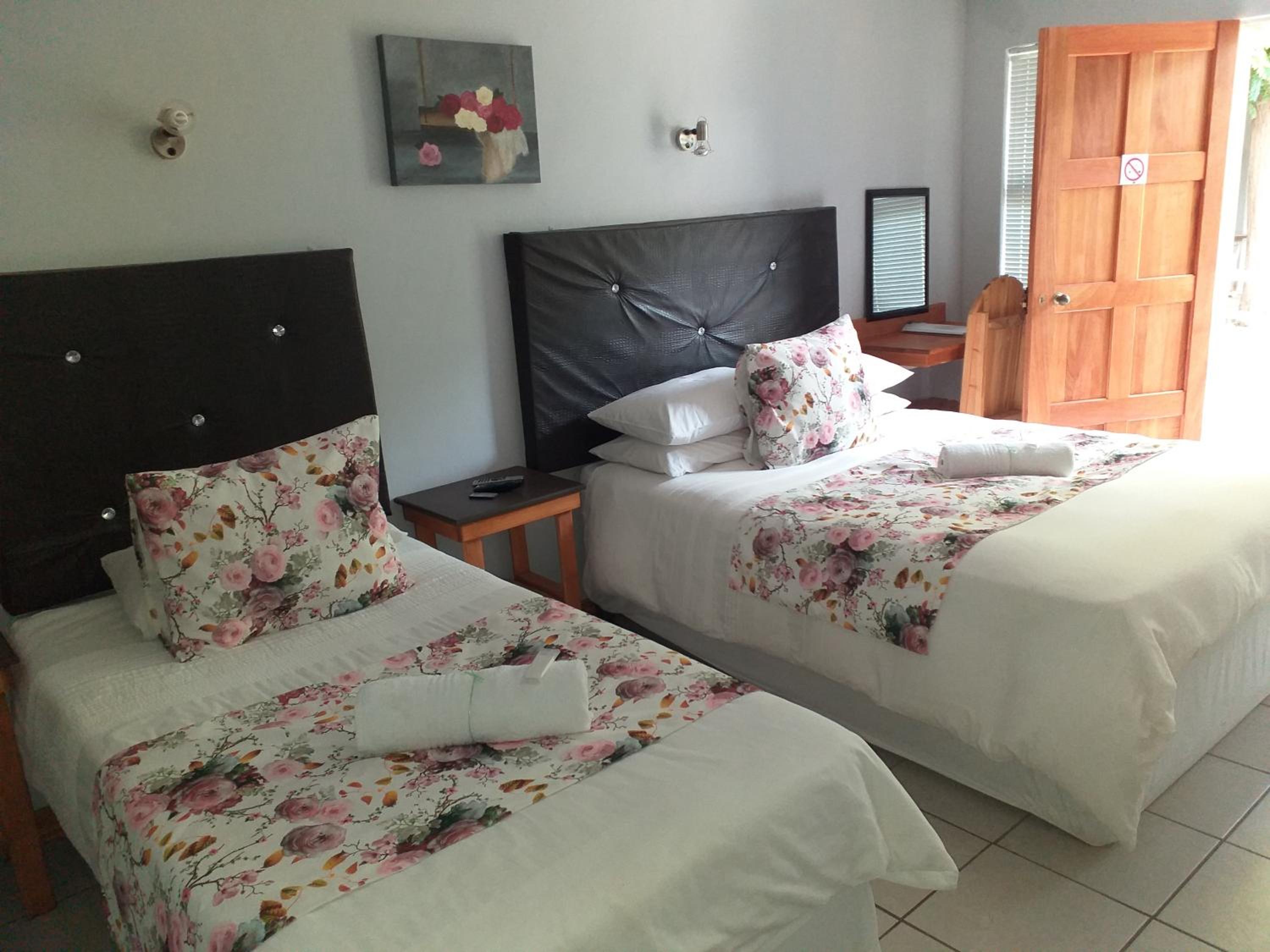 Deluxe Double or Twin Room photo 2