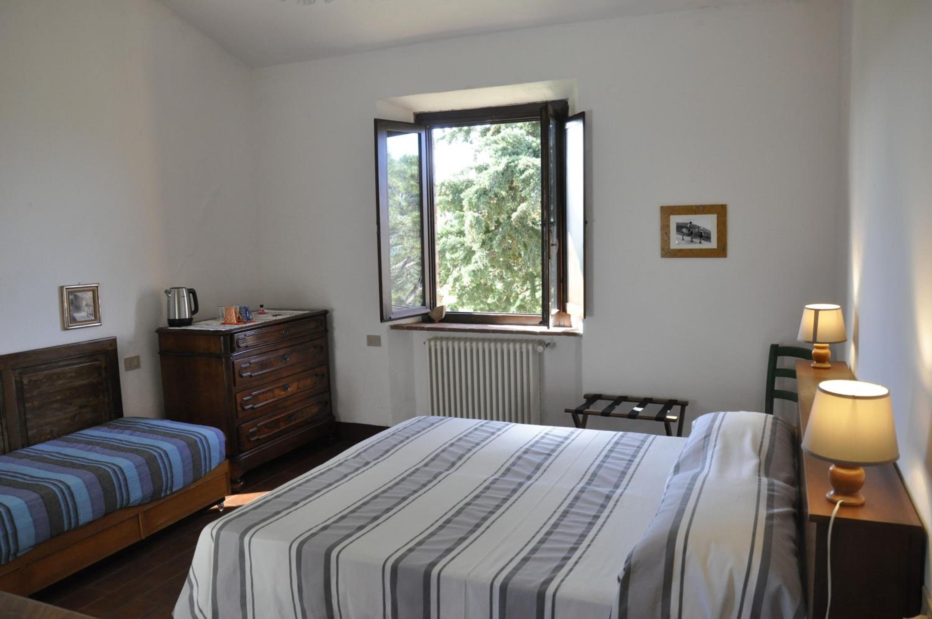 Triple Room With Private Bathroom photo 3