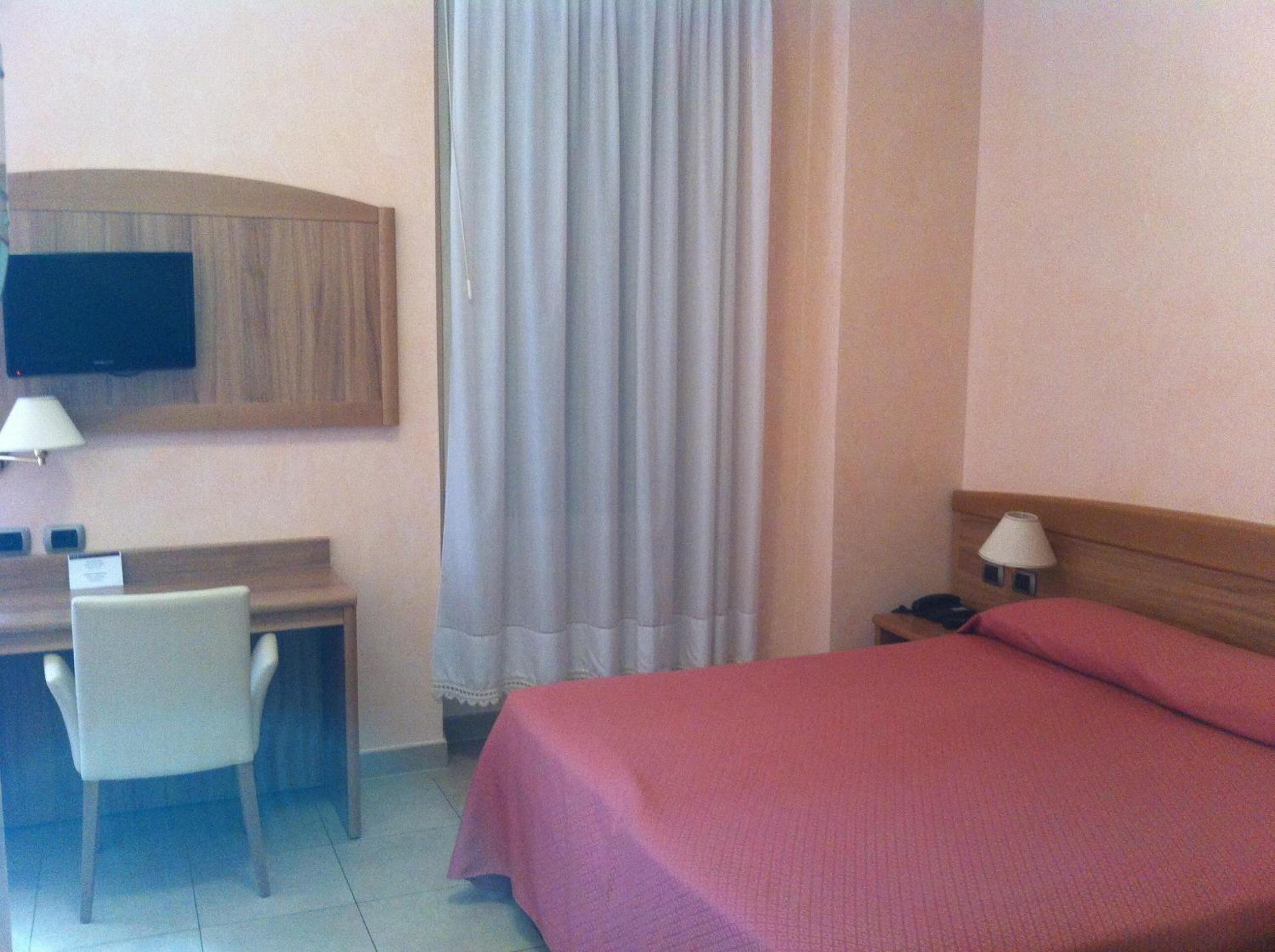 Quadruple Room - Photo 3