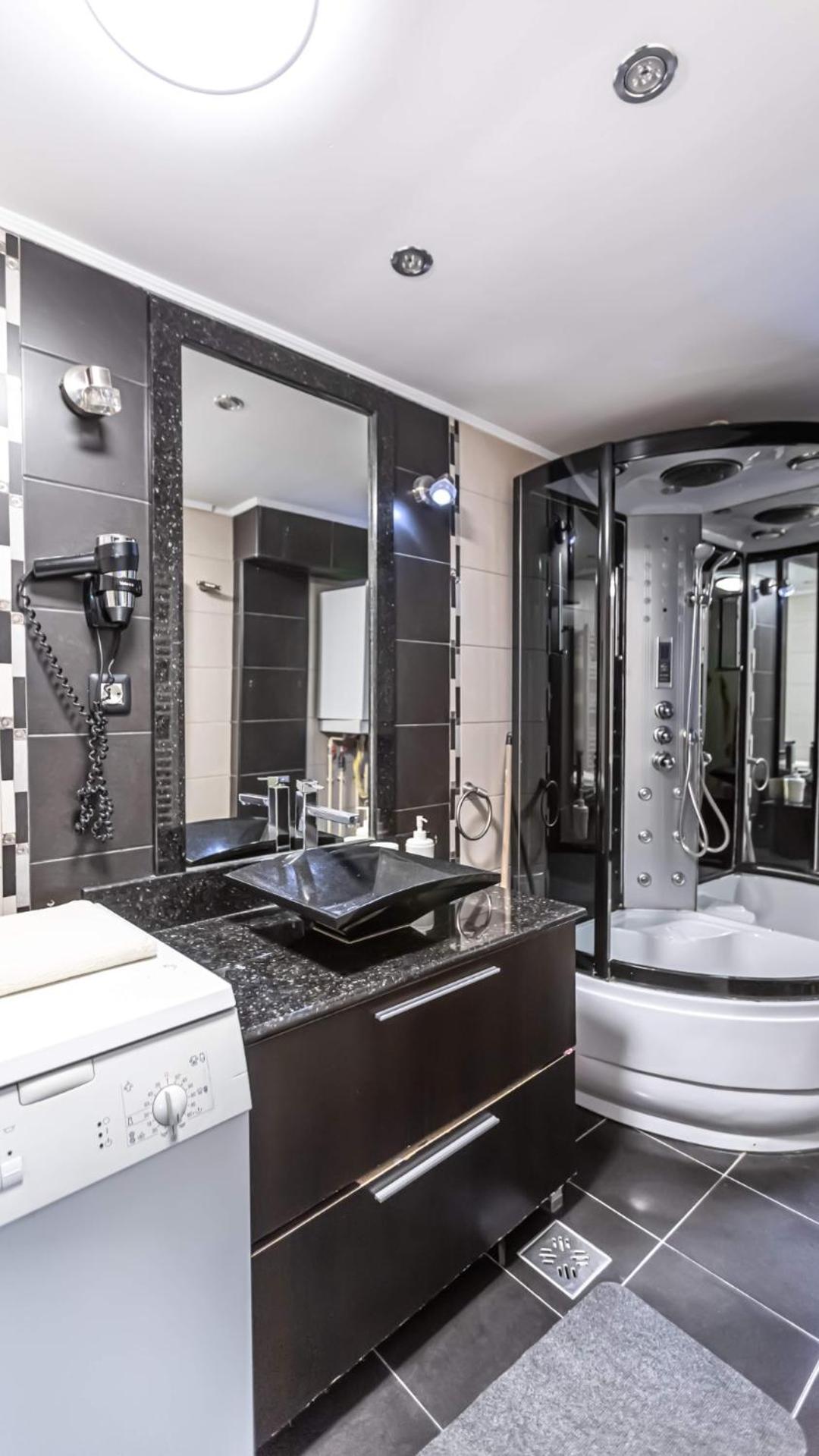 Two-Bedroom Apartment - Photo 4