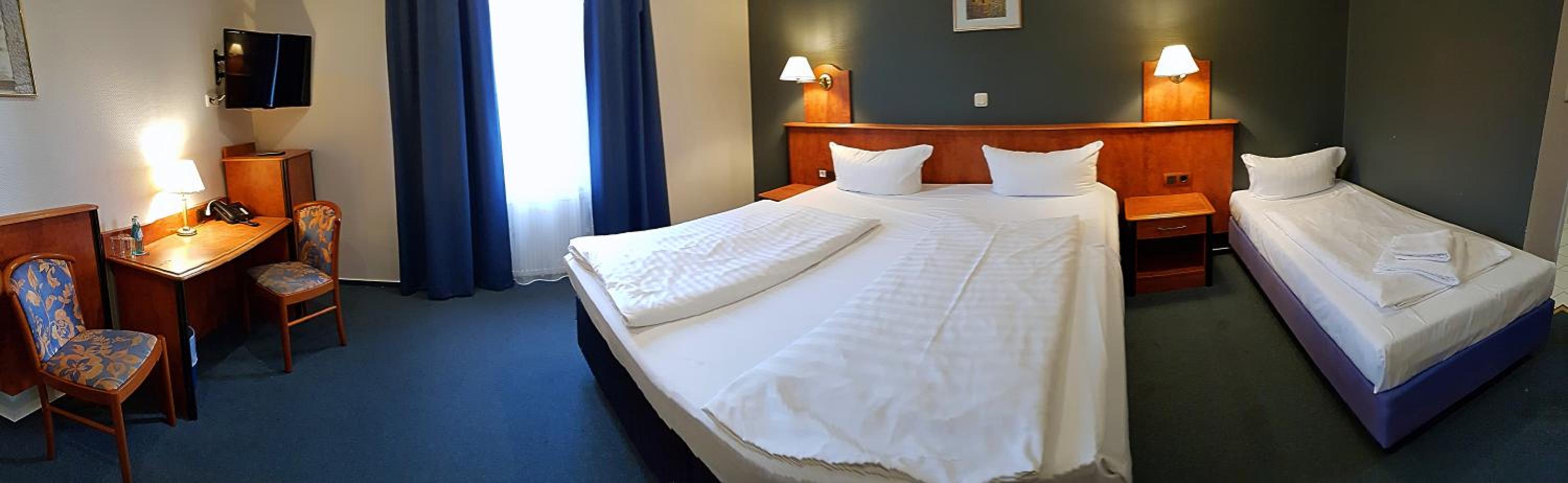 Standard Triple Room - Photo 1