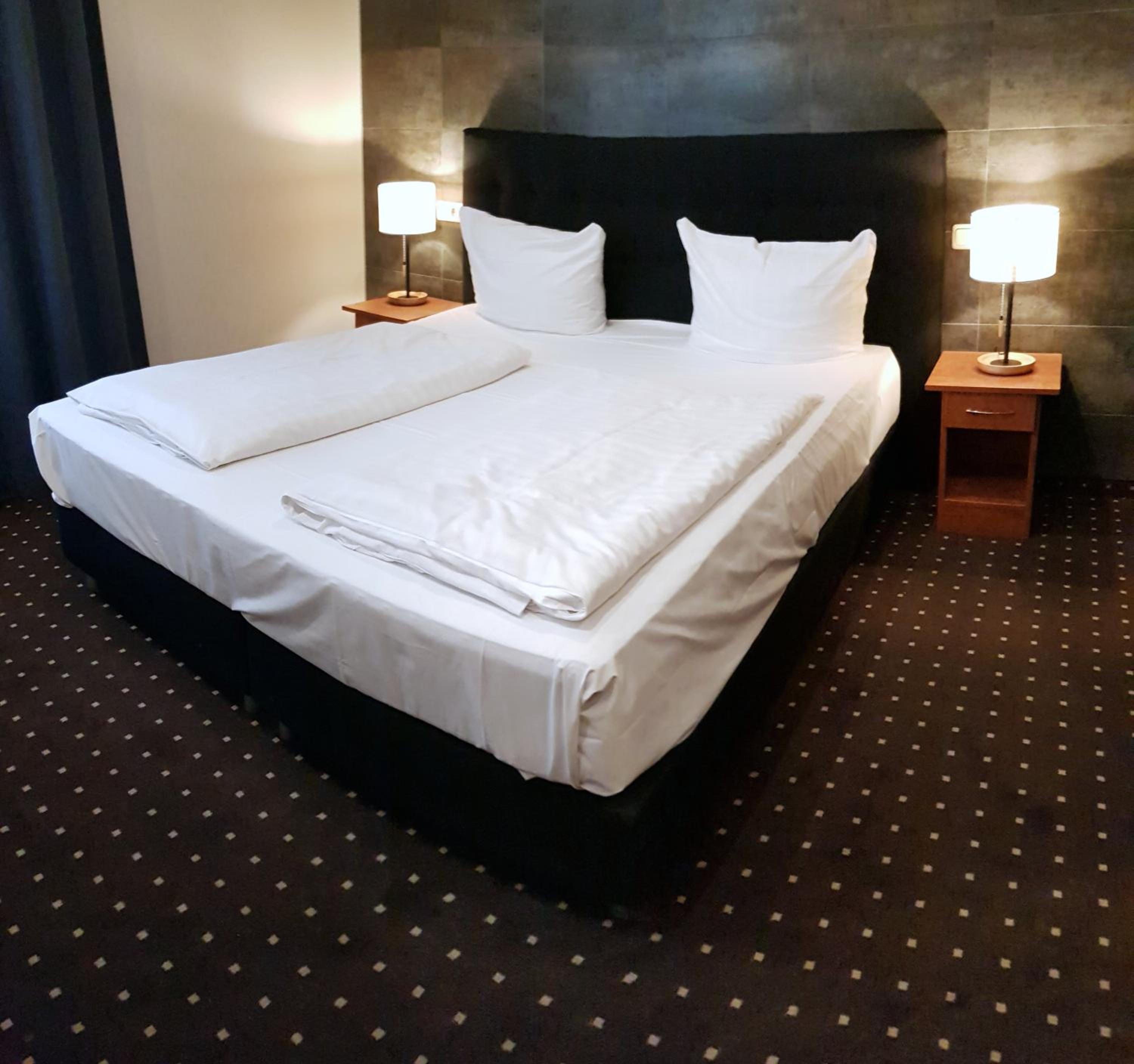 Business Double Room - Photo 22