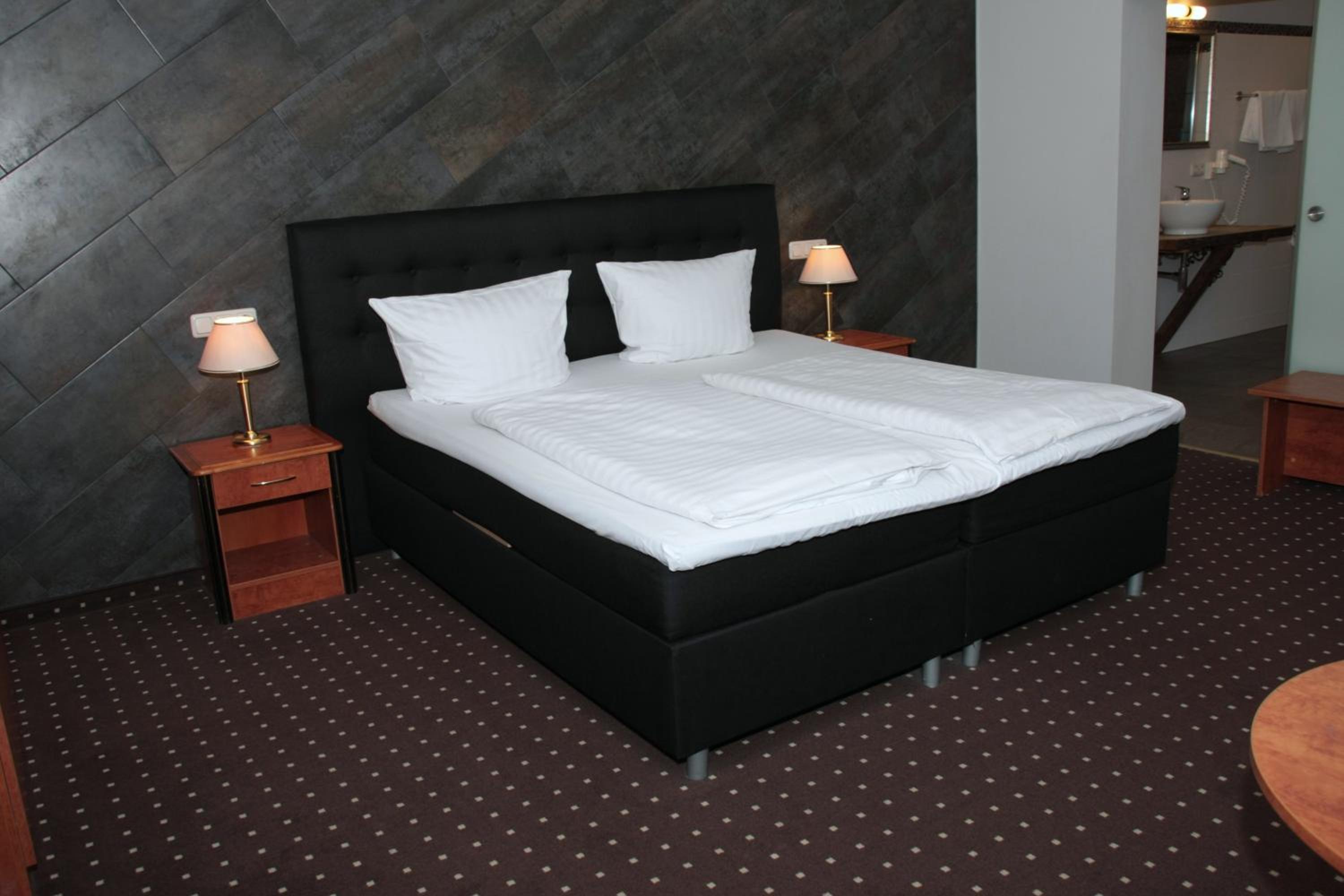 Business Double Room - Photo 16