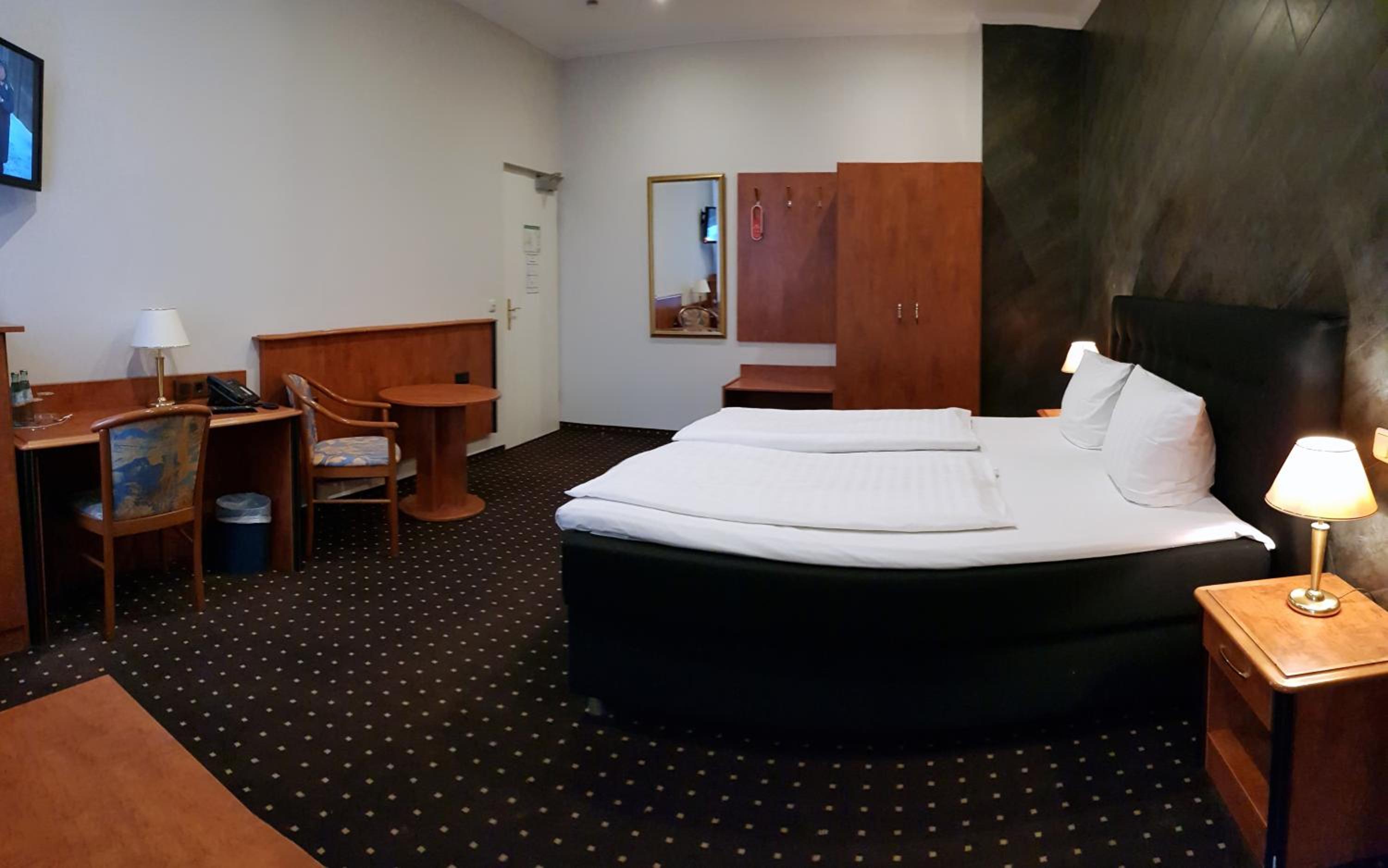 Business Double Room - Photo 2