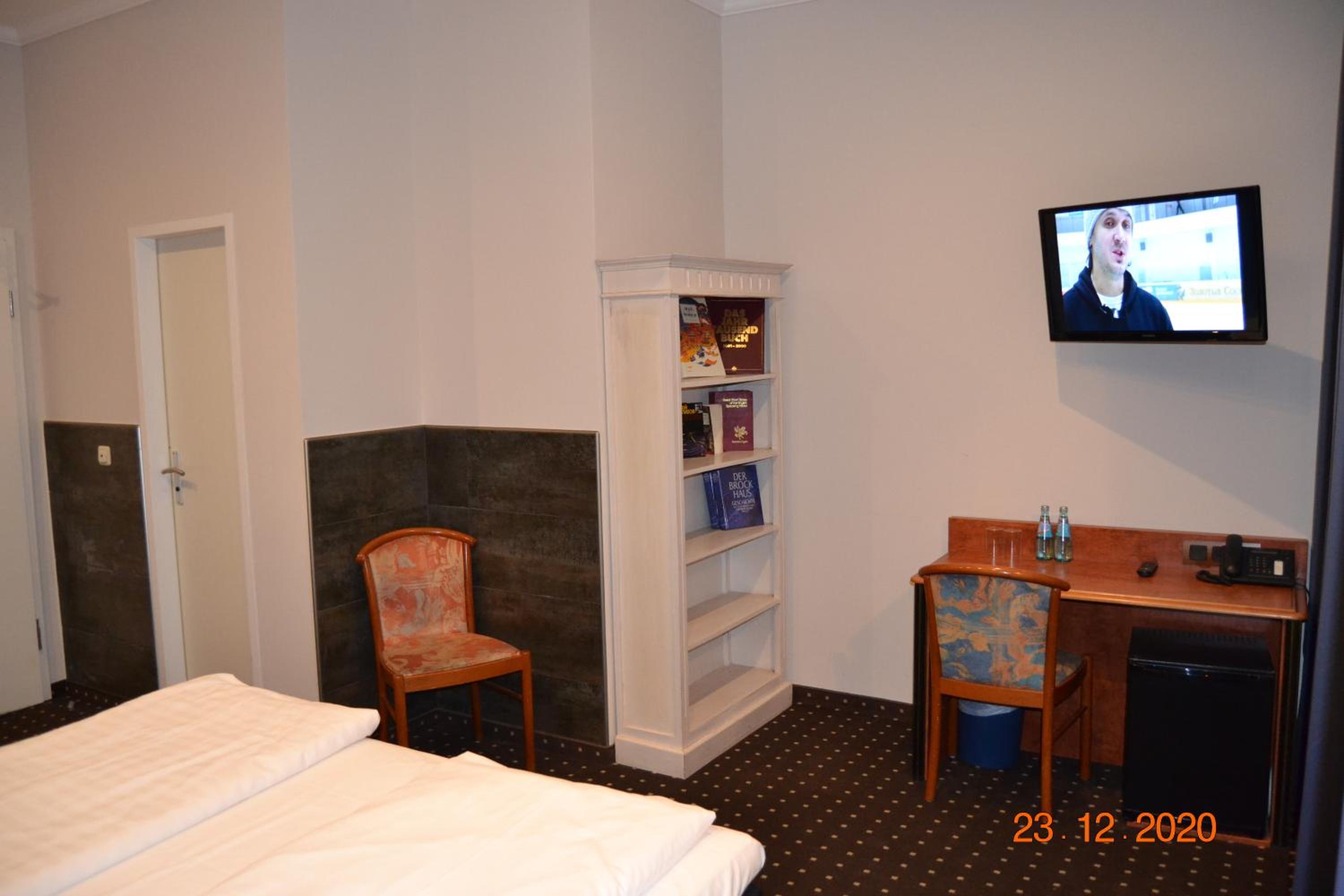 Business Double Room - Photo 3