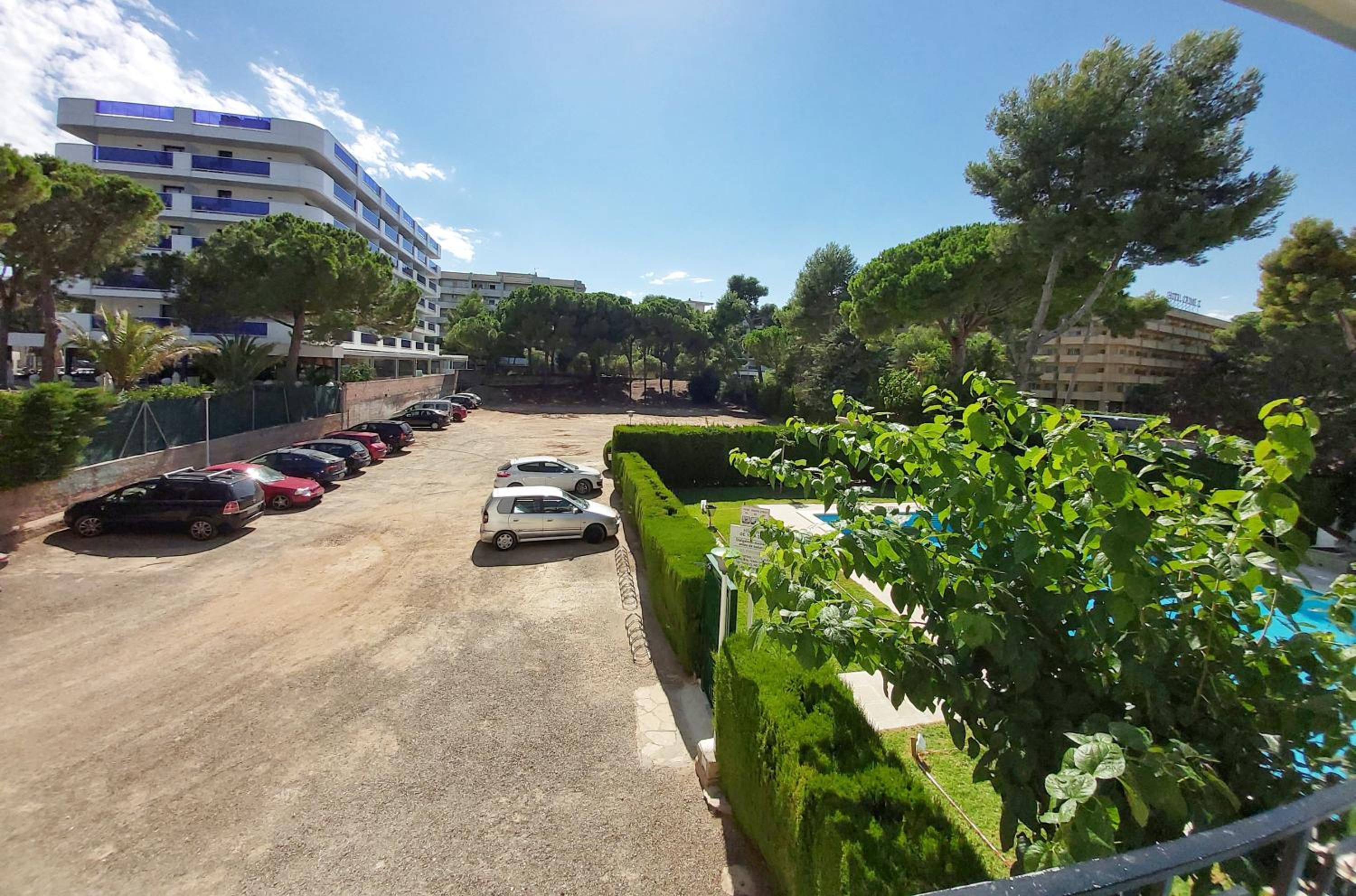 Apartment with Balcony - Photo 15